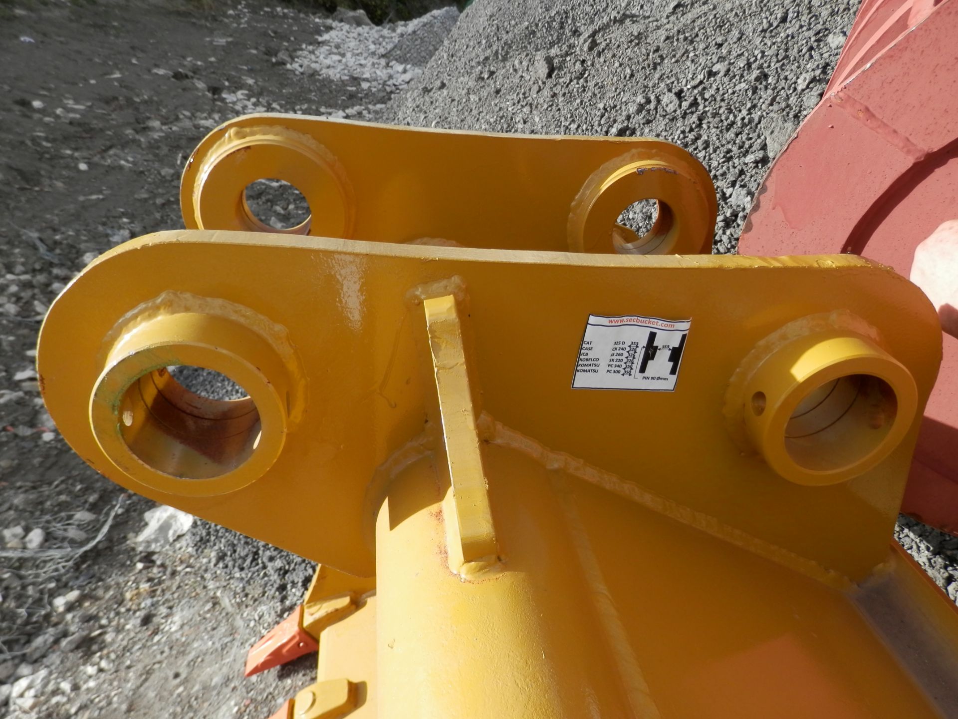 NEW UNUSED RIDDLE BUCKET 90MM PIN, 353. TO FIT CAT 325D, KOMATSU PC300/340, JCB JS260 ETC. - Image 4 of 4