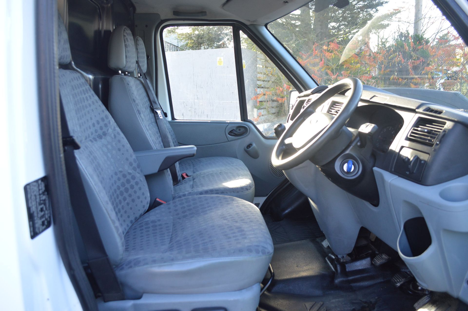 2011/11 REG FORD TRANSIT 85 T260M FWD, SHOWING 1 FORMER KEEPER *NO VAT* - Image 16 of 23