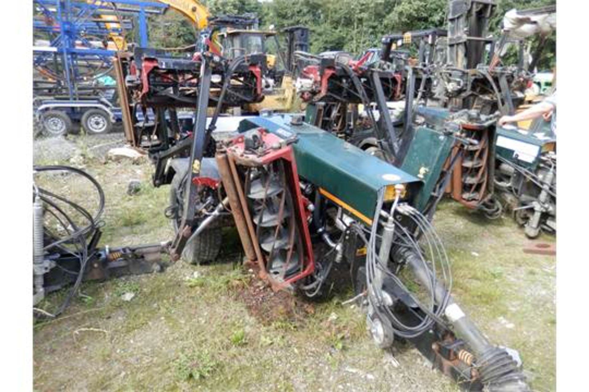 2008 HAYTER TM749 TRAILERED 7 GANG MOWER. WORKING UNIT. COST APPROX £27,000 WHEN NEW. - Image 4 of 7