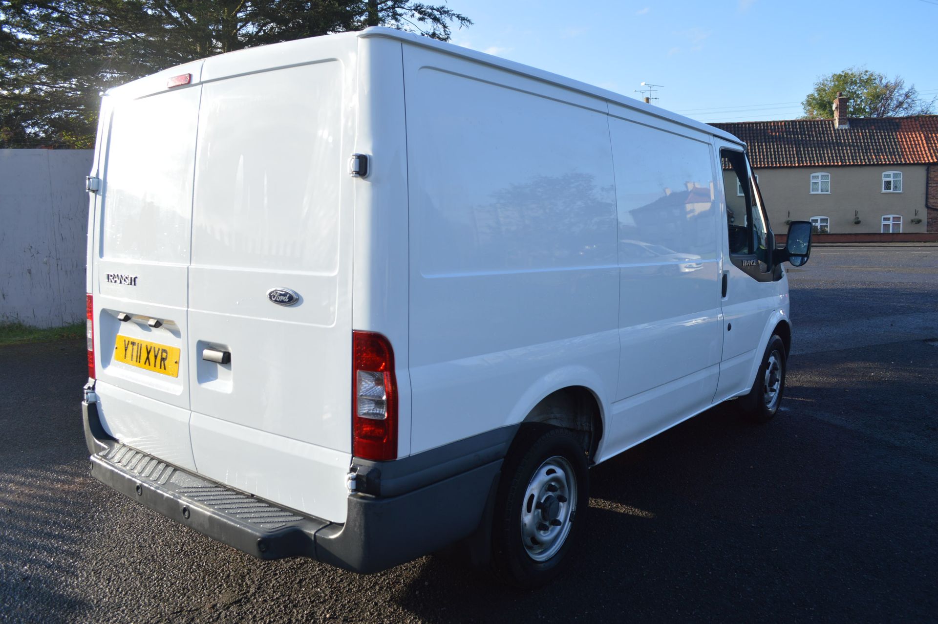 2011/11 REG FORD TRANSIT 85 T260M FWD, SHOWING 1 FORMER KEEPER *NO VAT* - Image 8 of 23