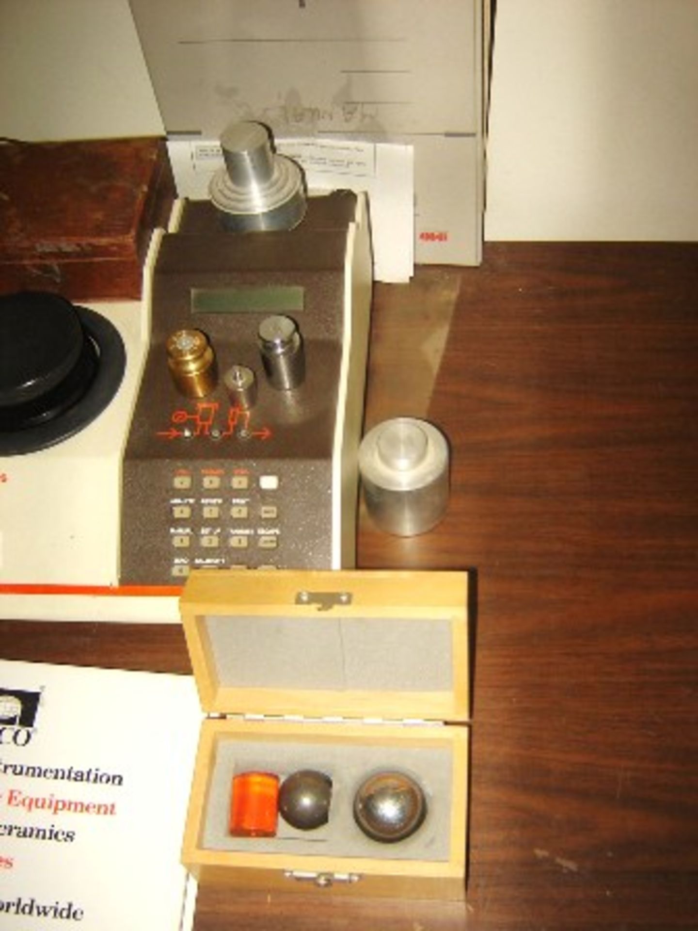 MICROMERITICS ANALYZER - Image 2 of 2