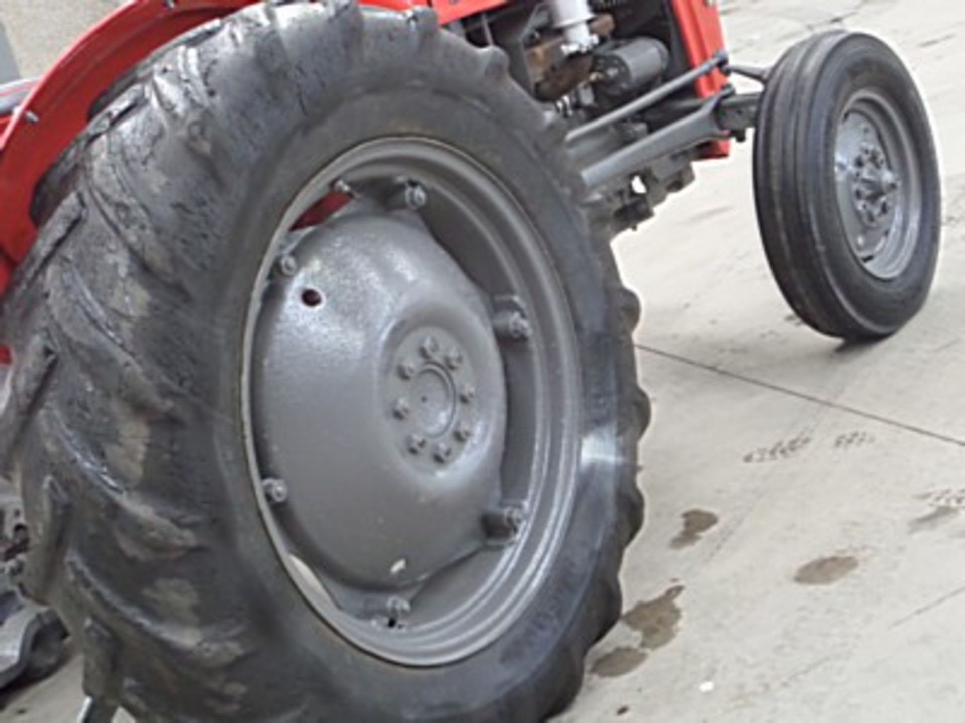 MASSEY FERGUSON Serial number SHMYW325885 - manufactured during 1963 but unregistered the new owner - Image 13 of 21