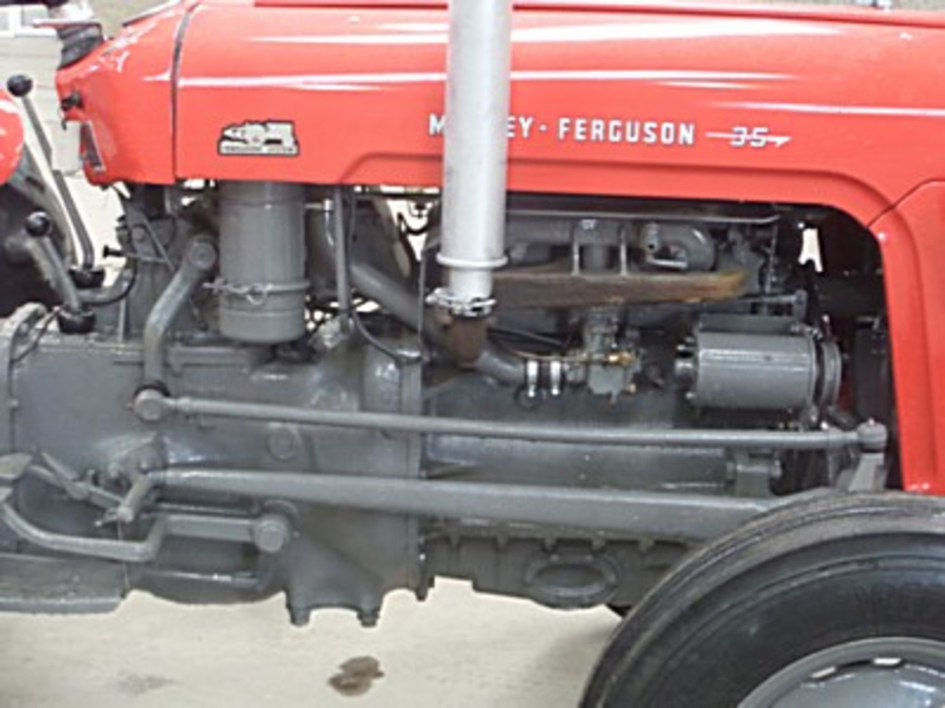 MASSEY FERGUSON Serial number SHMYW325885 - manufactured during 1963 but unregistered the new owner - Image 11 of 21