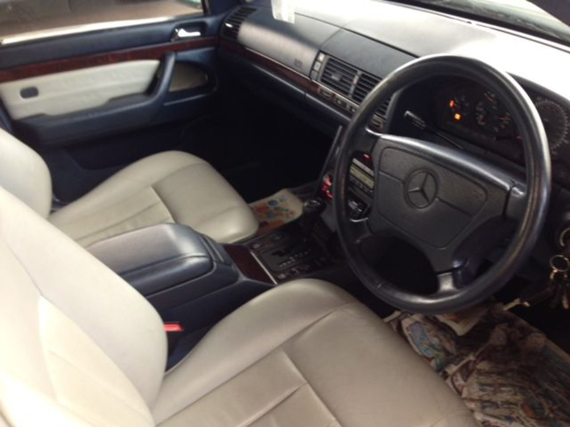 MERCEDES Chassis number WDB1400282A373090 - This 4 owner from new example has no history although - Image 10 of 12