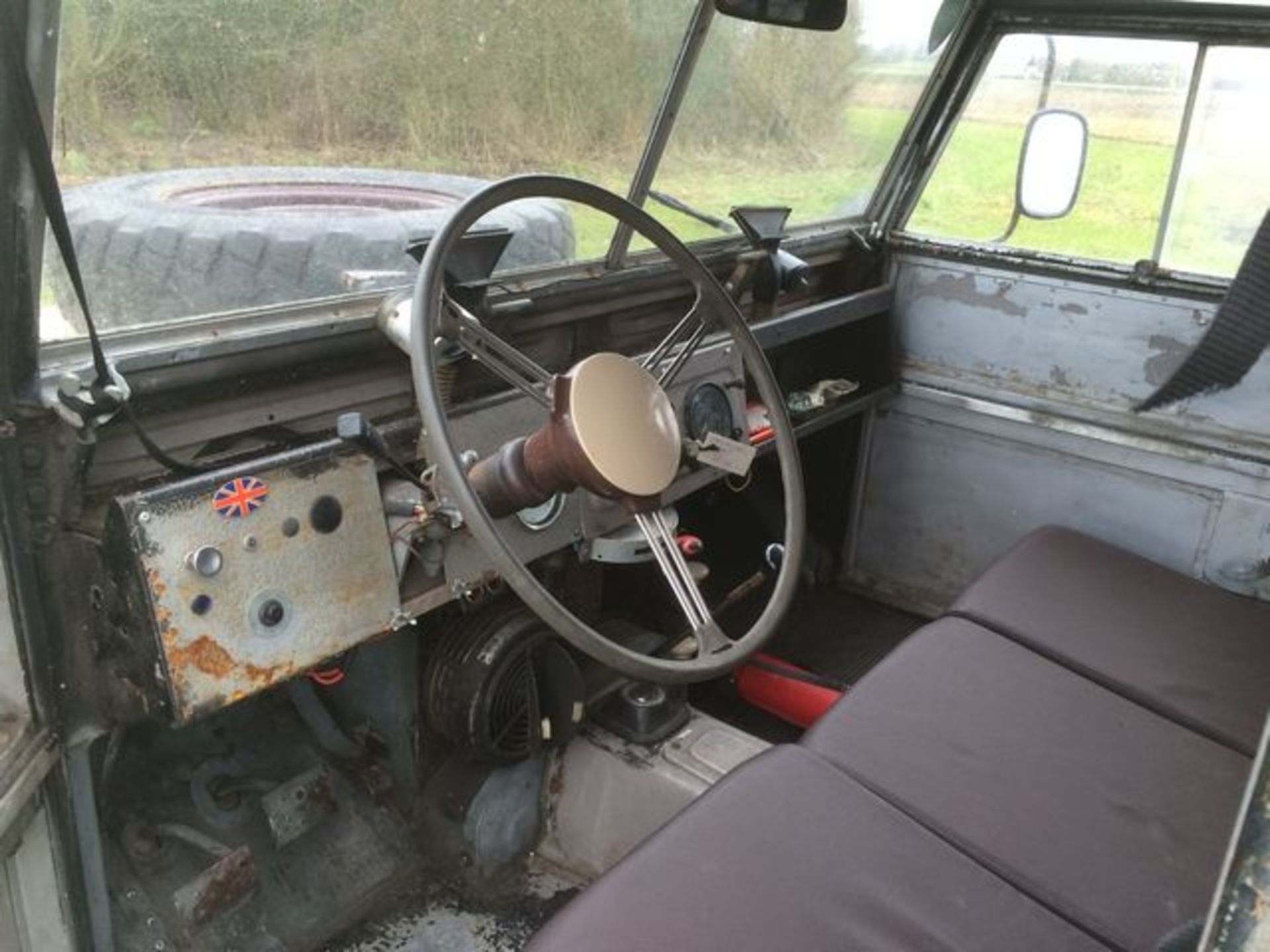 LAND ROVER Chassis number 57230302 - this 1955 Series 1 Pick Up is a 107" petrol example in LHD - Image 3 of 28