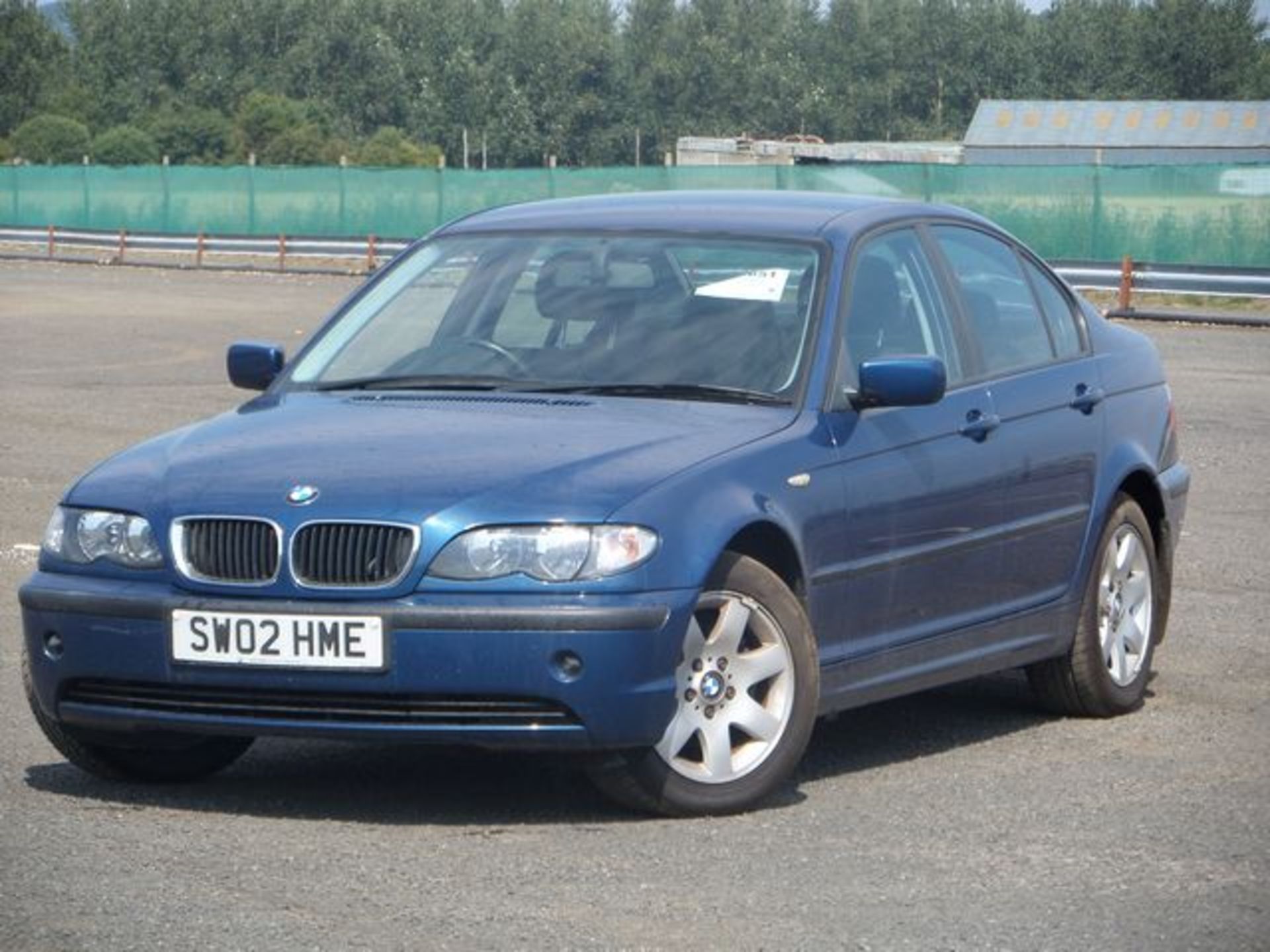 BMW E46 BMW 316i SE first registered on July 12th 2002 having covered a genuine 27033 miles in the - Image 5 of 5