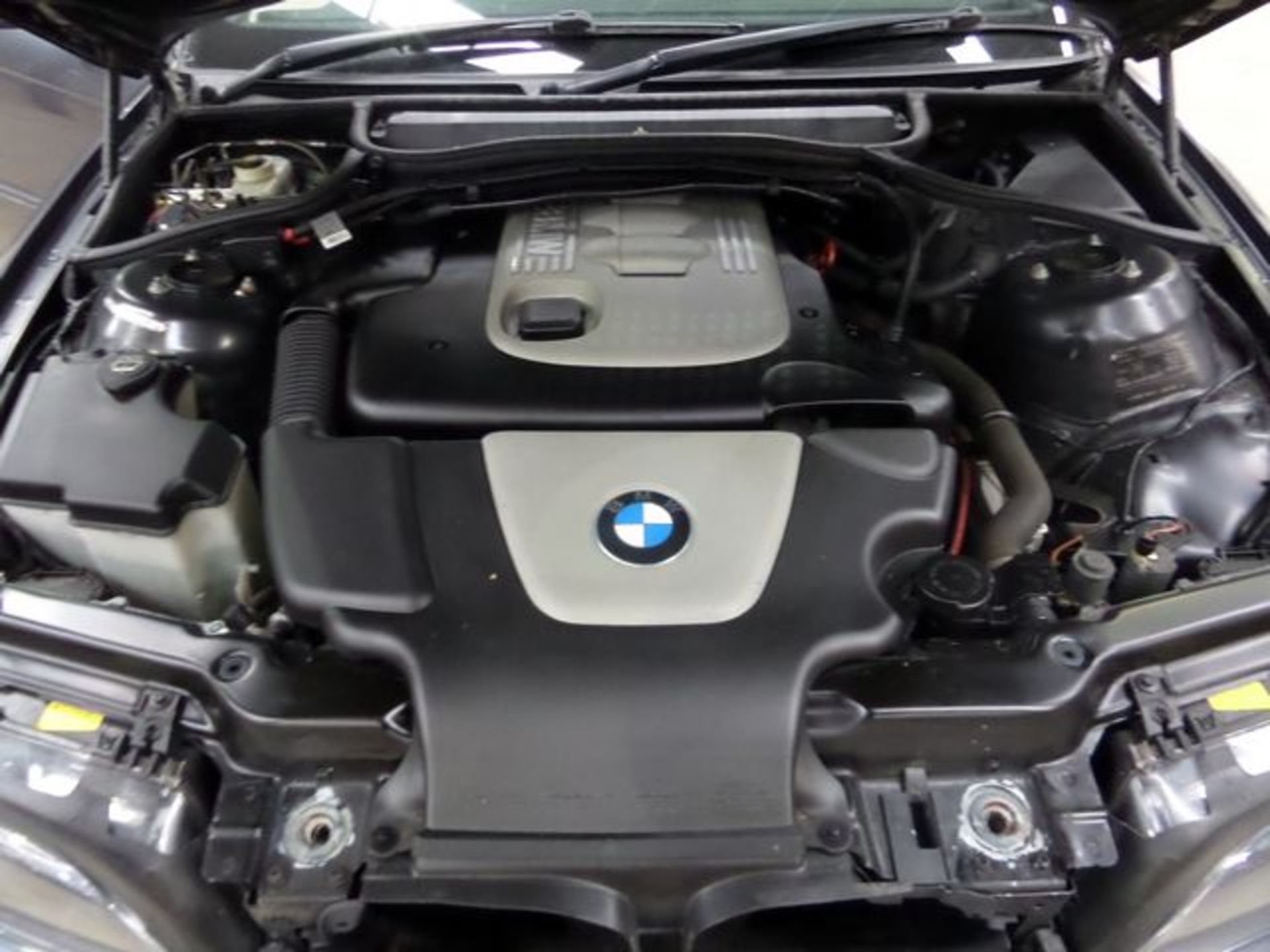 BMW Chassis number WBABV52030PS75693 - this "Modern Day Classic" benefits from having only two - Image 30 of 30
