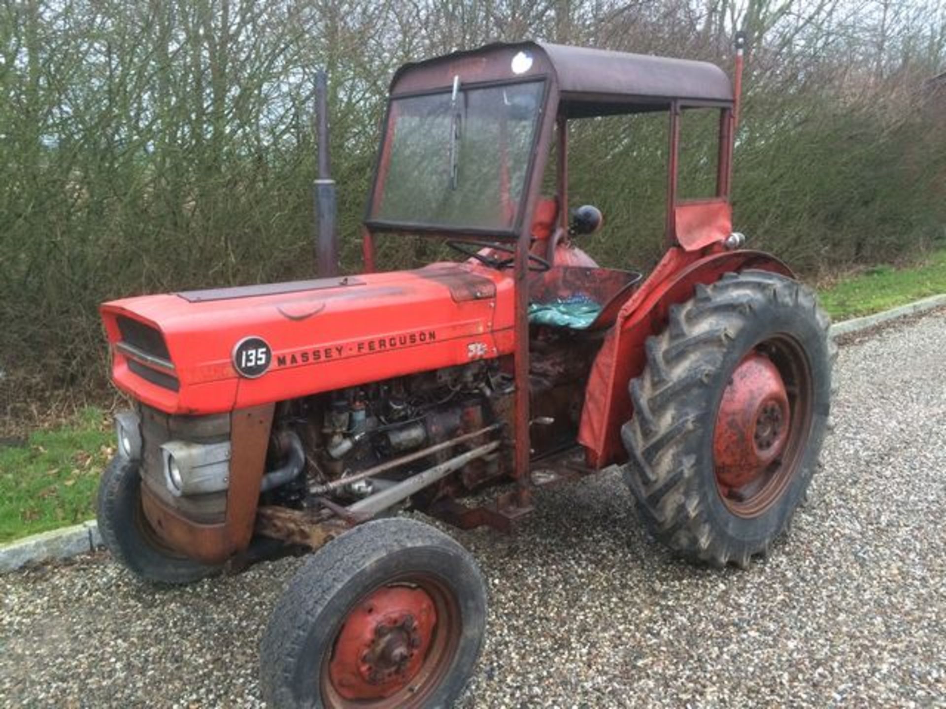 MASSEY FERGUSON Age unknown production ran between 1965 and 1975 this example shows 5506 hours