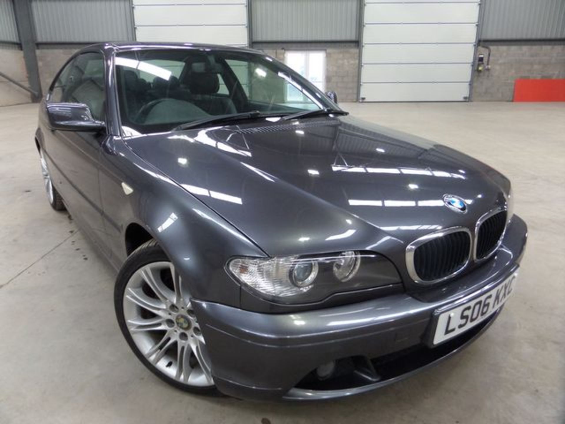 BMW Chassis number WBABV52030PS75693 - this "Modern Day Classic" benefits from having only two - Image 18 of 30