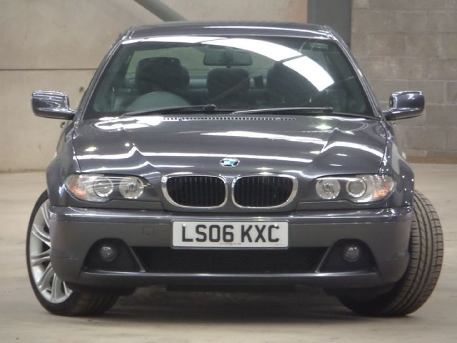 BMW Chassis number WBABV52030PS75693 - this "Modern Day Classic" benefits from having only two - Image 16 of 30