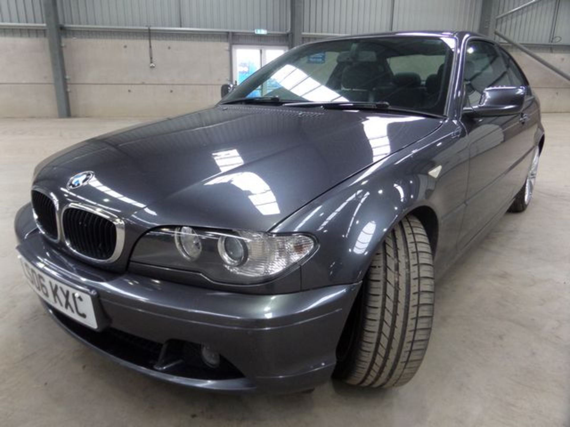BMW Chassis number WBABV52030PS75693 - this "Modern Day Classic" benefits from having only two - Image 17 of 30