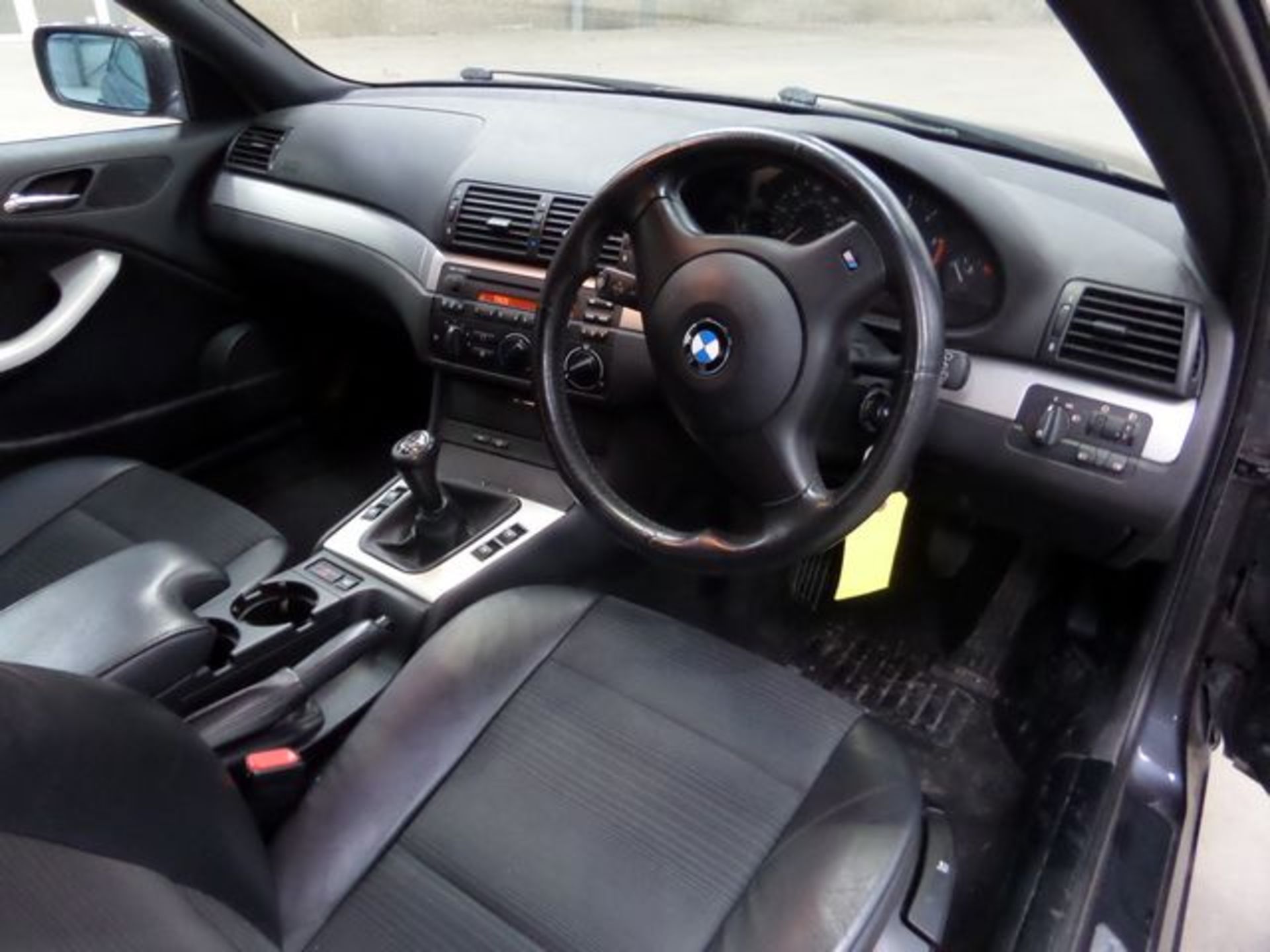 BMW Chassis number WBABV52030PS75693 - this "Modern Day Classic" benefits from having only two - Image 27 of 30