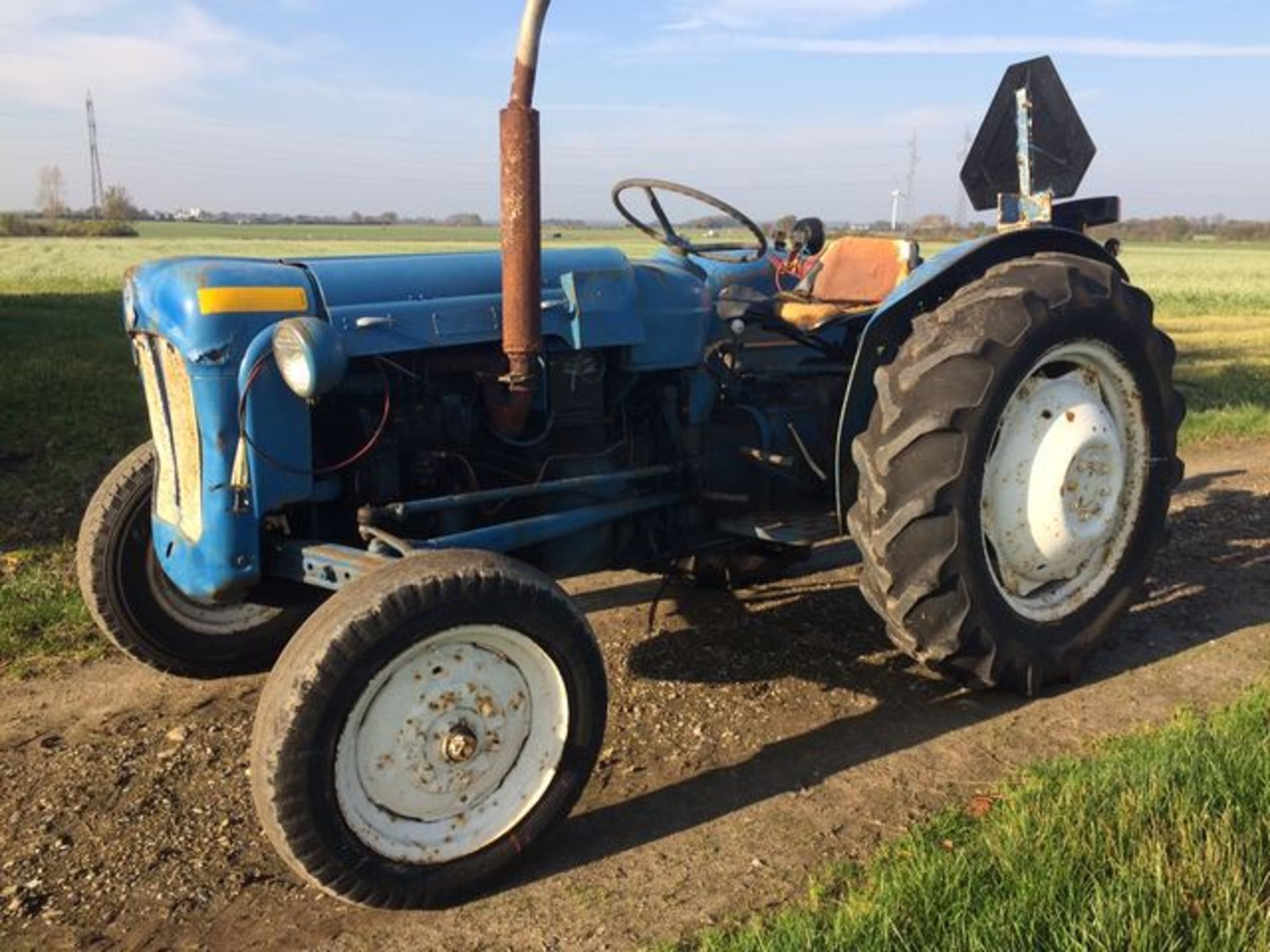 FORDSON Showing gearbox number 957E7003T4 we date this example to approximately 1961. Showing 6145 - Image 4 of 9