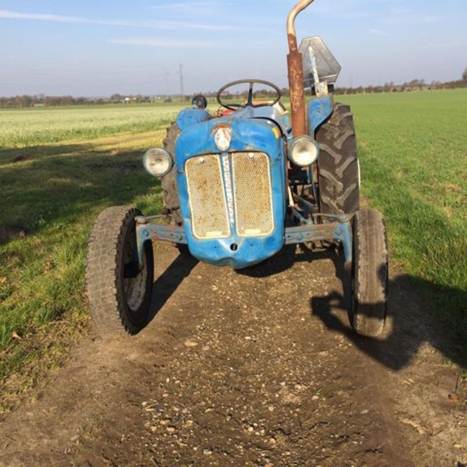 FORDSON Showing gearbox number 957E7003T4 we date this example to approximately 1961. Showing 6145 - Image 2 of 9