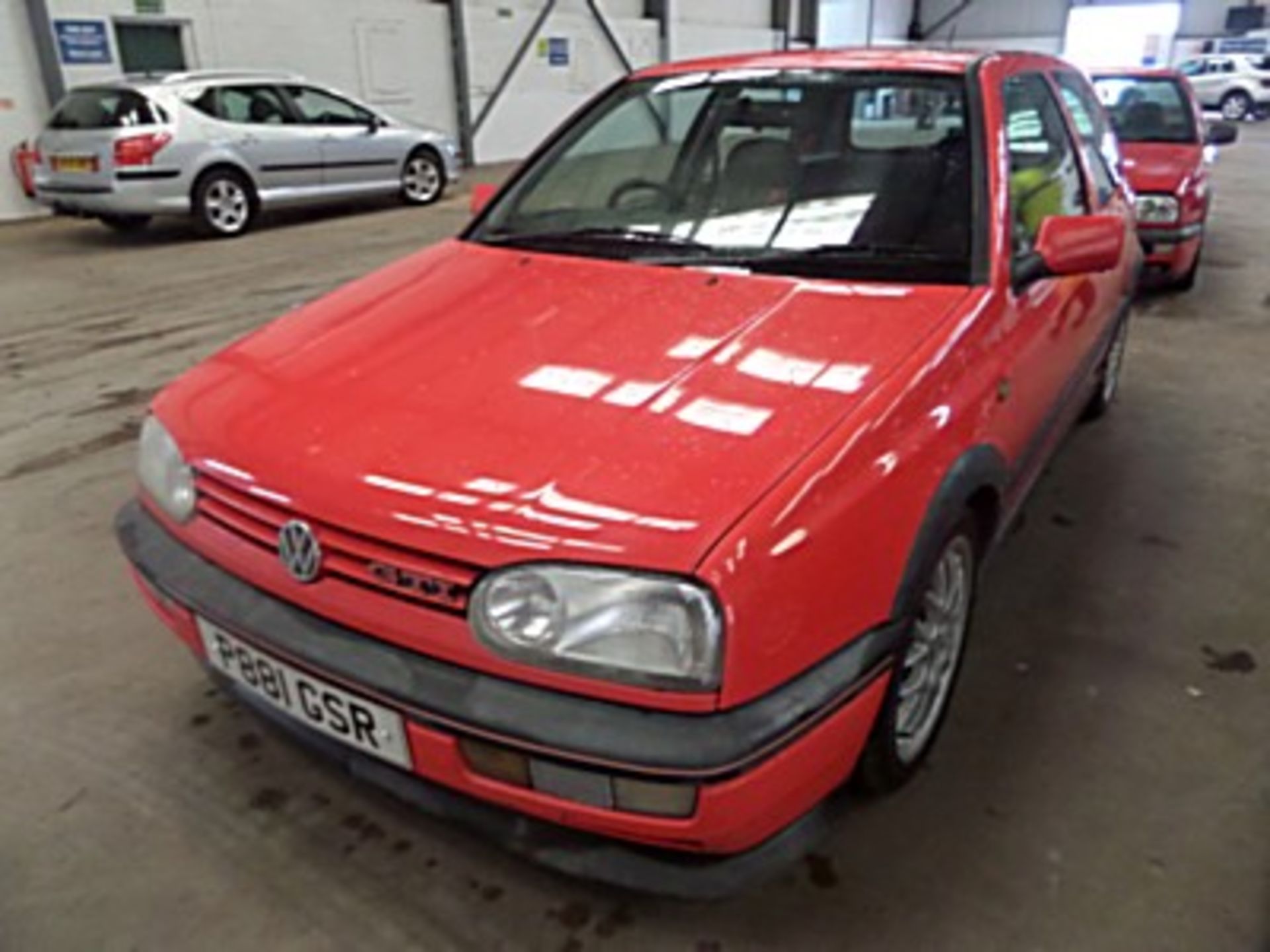 VOLKSWAGEN Chassis number WVWZZZ1HZVW120249 - offered with a good service history and a fresh MOT - Image 6 of 9