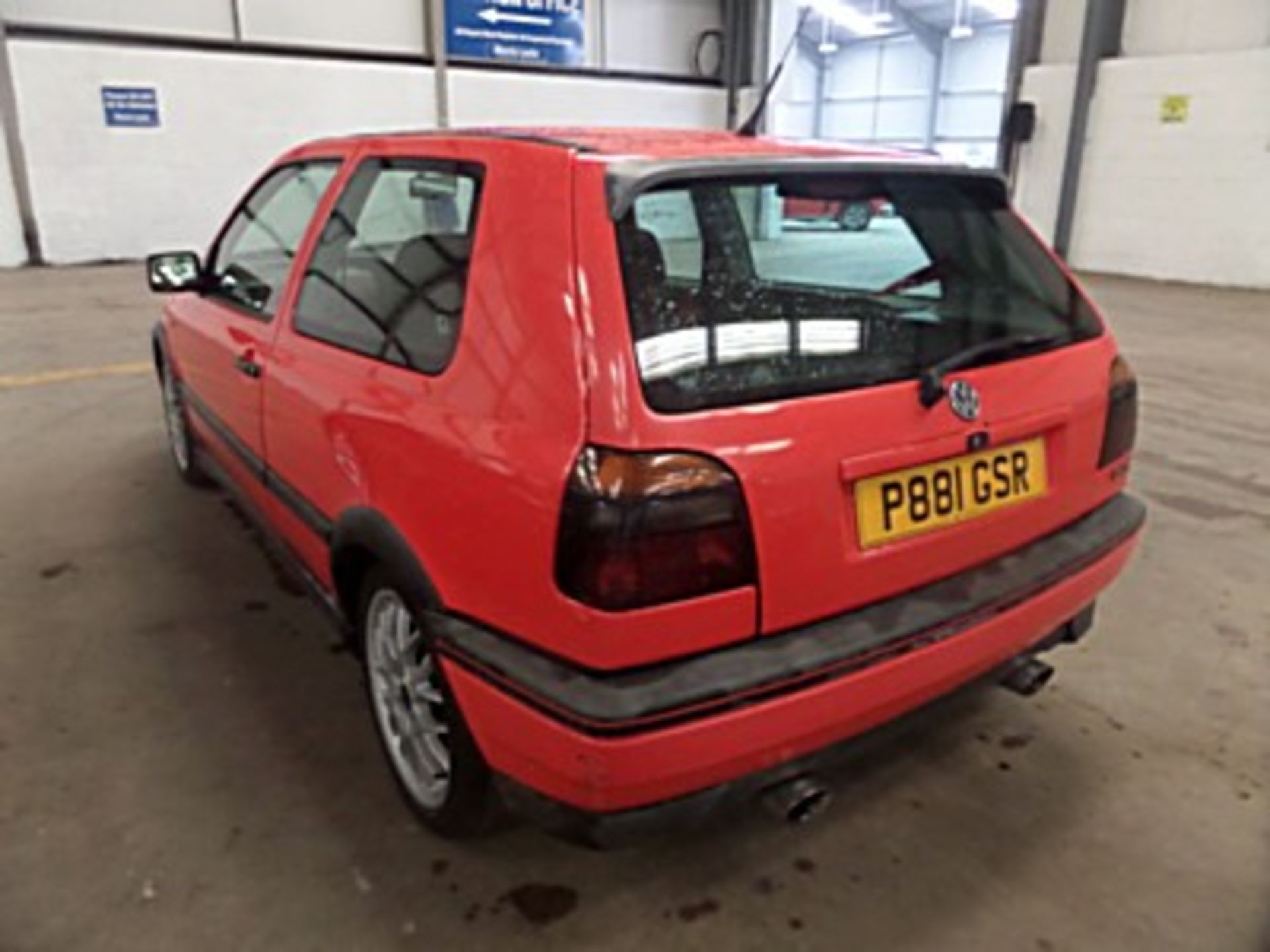 VOLKSWAGEN Chassis number WVWZZZ1HZVW120249 - offered with a good service history and a fresh MOT - Image 9 of 9