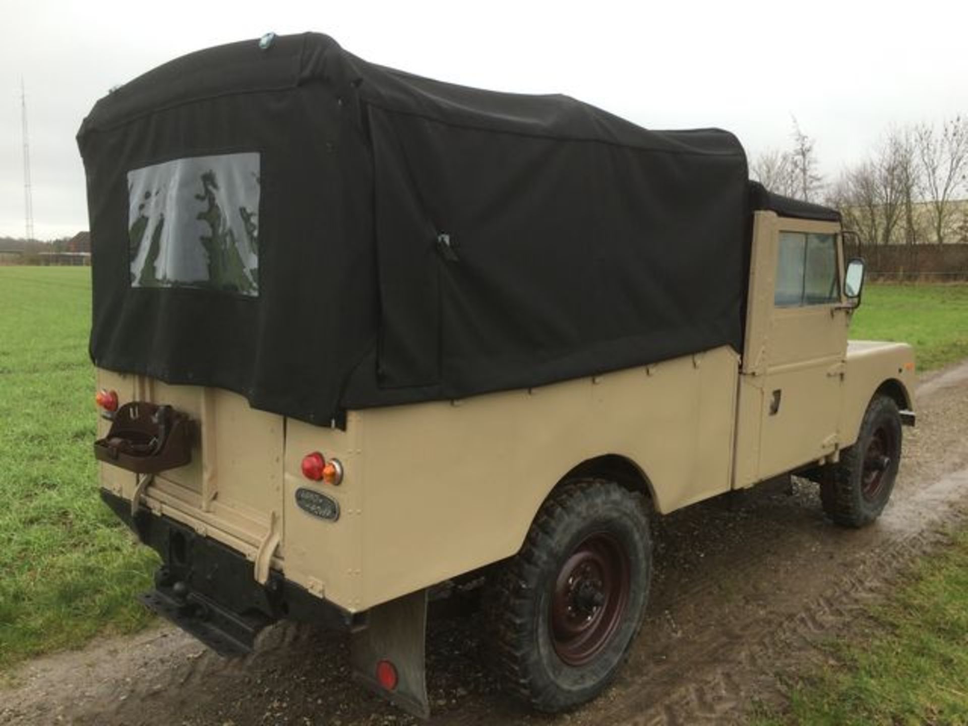 LAND ROVER Chassis number 57230302 - this 1955 Series 1 Pick Up is a 107" petrol example in LHD - Image 6 of 28