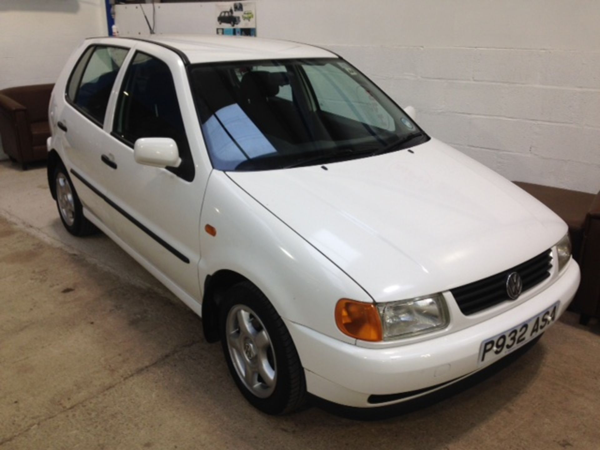 VOLKSWAGEN, POLO 1.4 CL - 1390cc, Chassis number WVWZZZ6NZVY064524 - a one lady owner from new