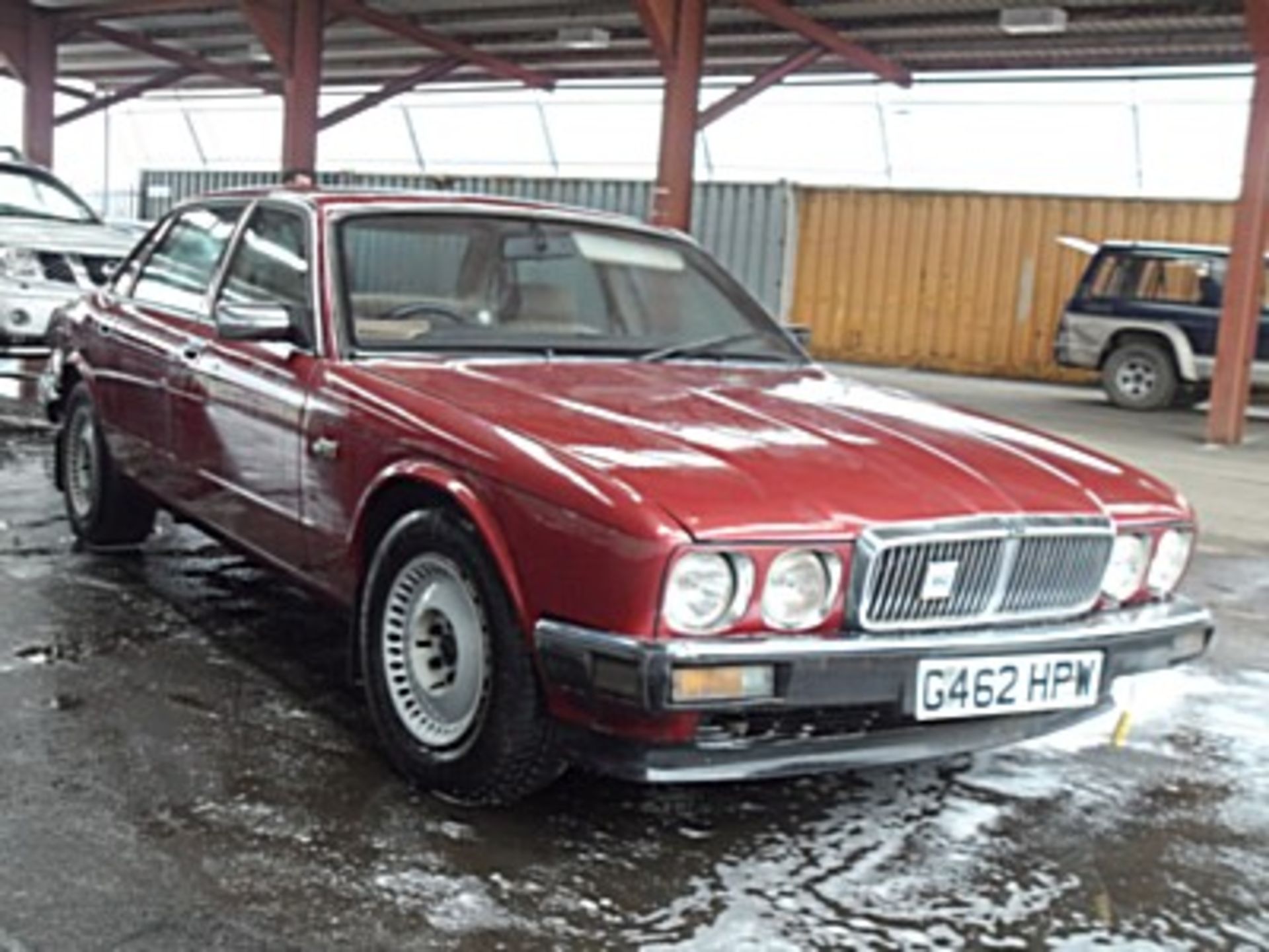JAGUAR, XJ6 - 2919cc, Chassis number SAJJFALJ3AB600979 - this example is sold as a non runner for