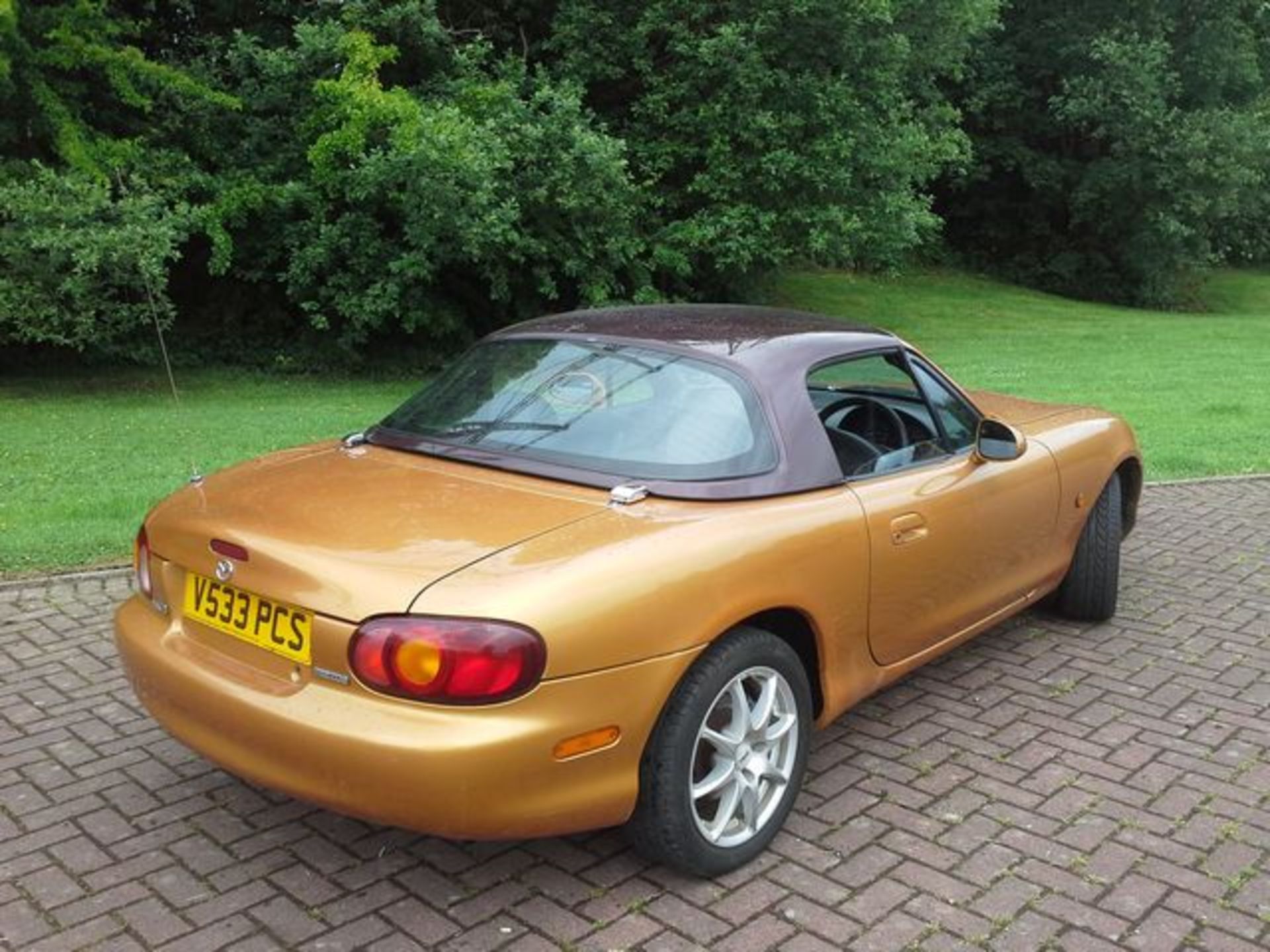 MAZDA, MX-5 - 1598cc, Chassis number JMZNB186200134536 - finding an early production MK II in this - Image 15 of 16