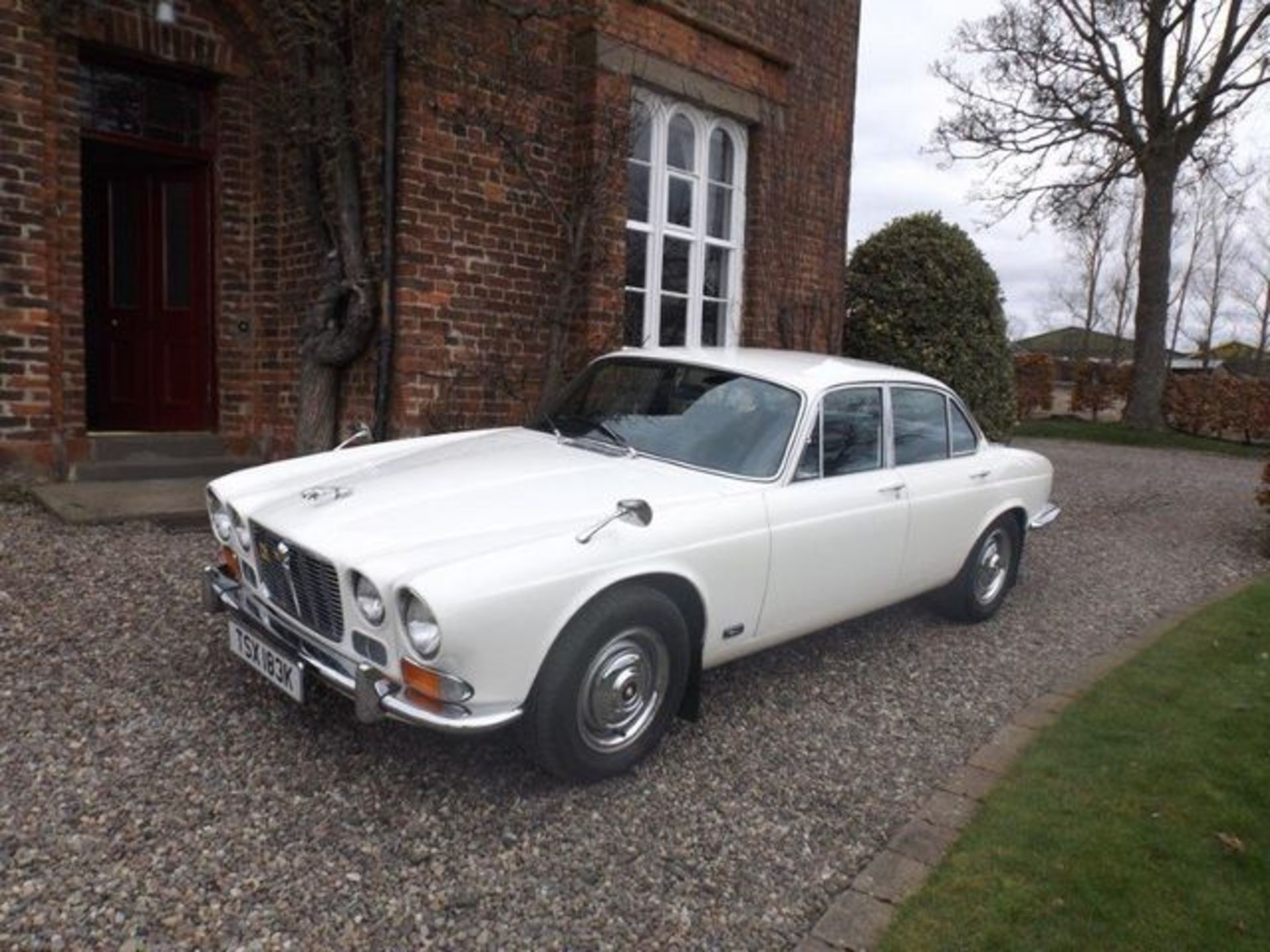 JAGUAR, XJ6 4.2 - 4235cc, Chassis number 1L23839BW - offered with a Northern Irish Vehicle Test