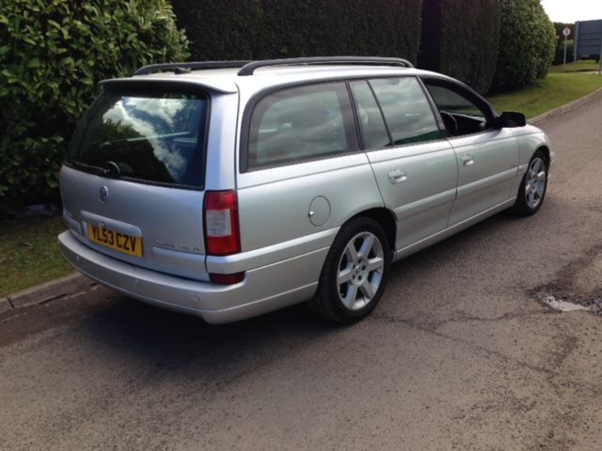 VAUXHALL, OMEGA TOURER - 3200cc, Chassis number W0L0UBP3531114906 - supplied new by Vauxhall Special - Image 3 of 7