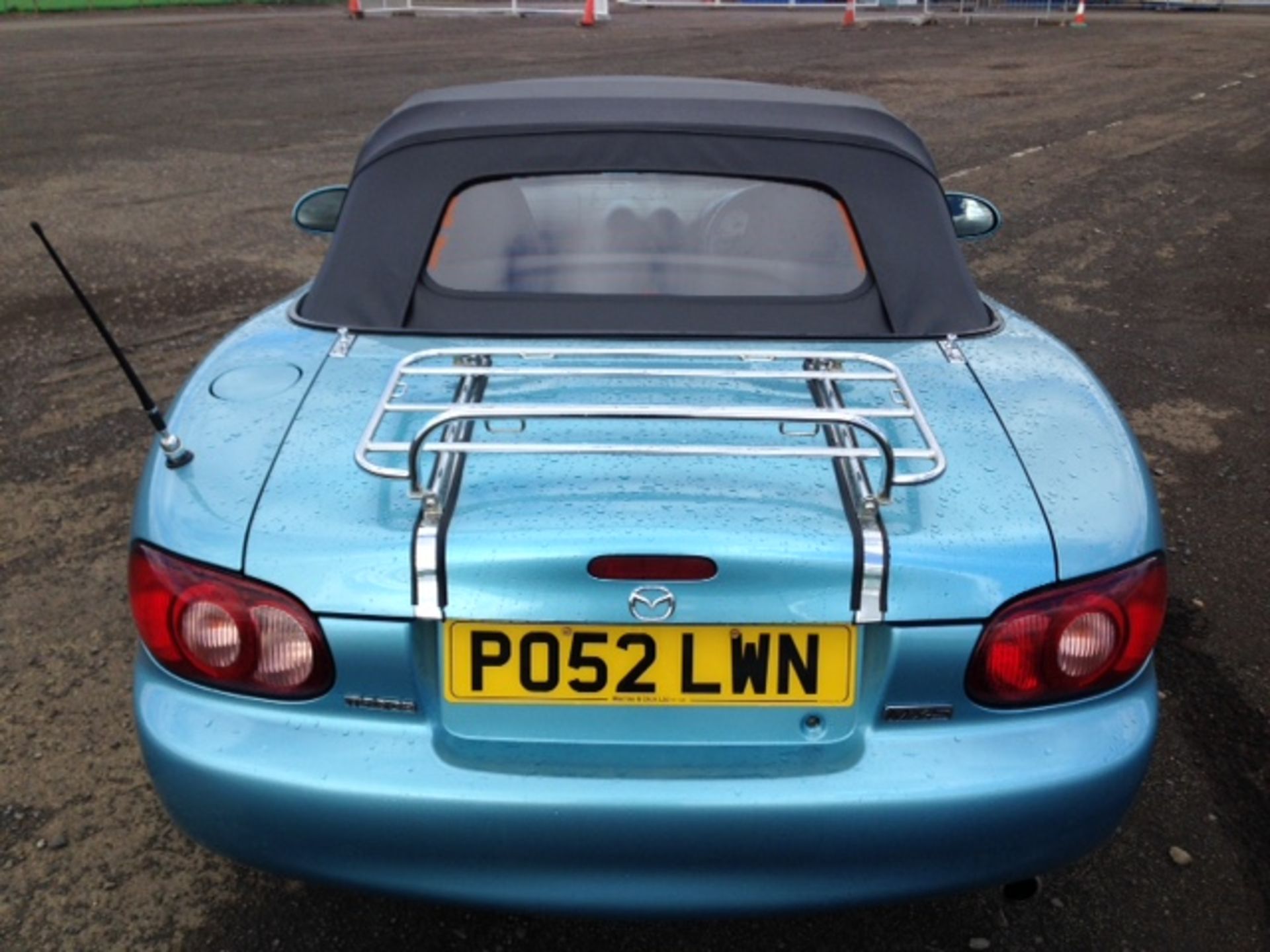 MAZDA, MX-5 1.8I - 1840cc, Chassis number JMZNB18P200223449 - presented in Crystal Blue Metallic, - Image 3 of 11