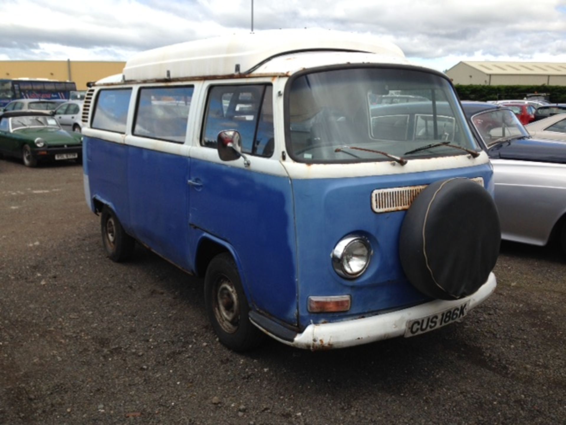 VOLKSWAGEN, T2 - 1584cc, Chassis number 2322053753 - this example requires restoration but appears - Image 6 of 12