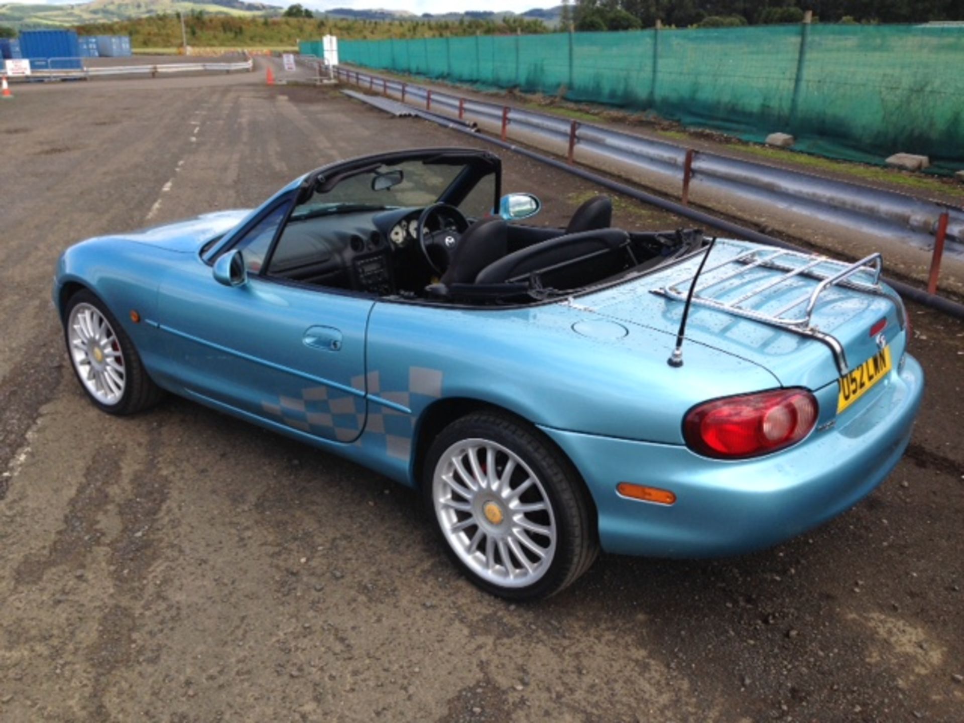 MAZDA, MX-5 1.8I - 1840cc, Chassis number JMZNB18P200223449 - presented in Crystal Blue Metallic, - Image 11 of 11