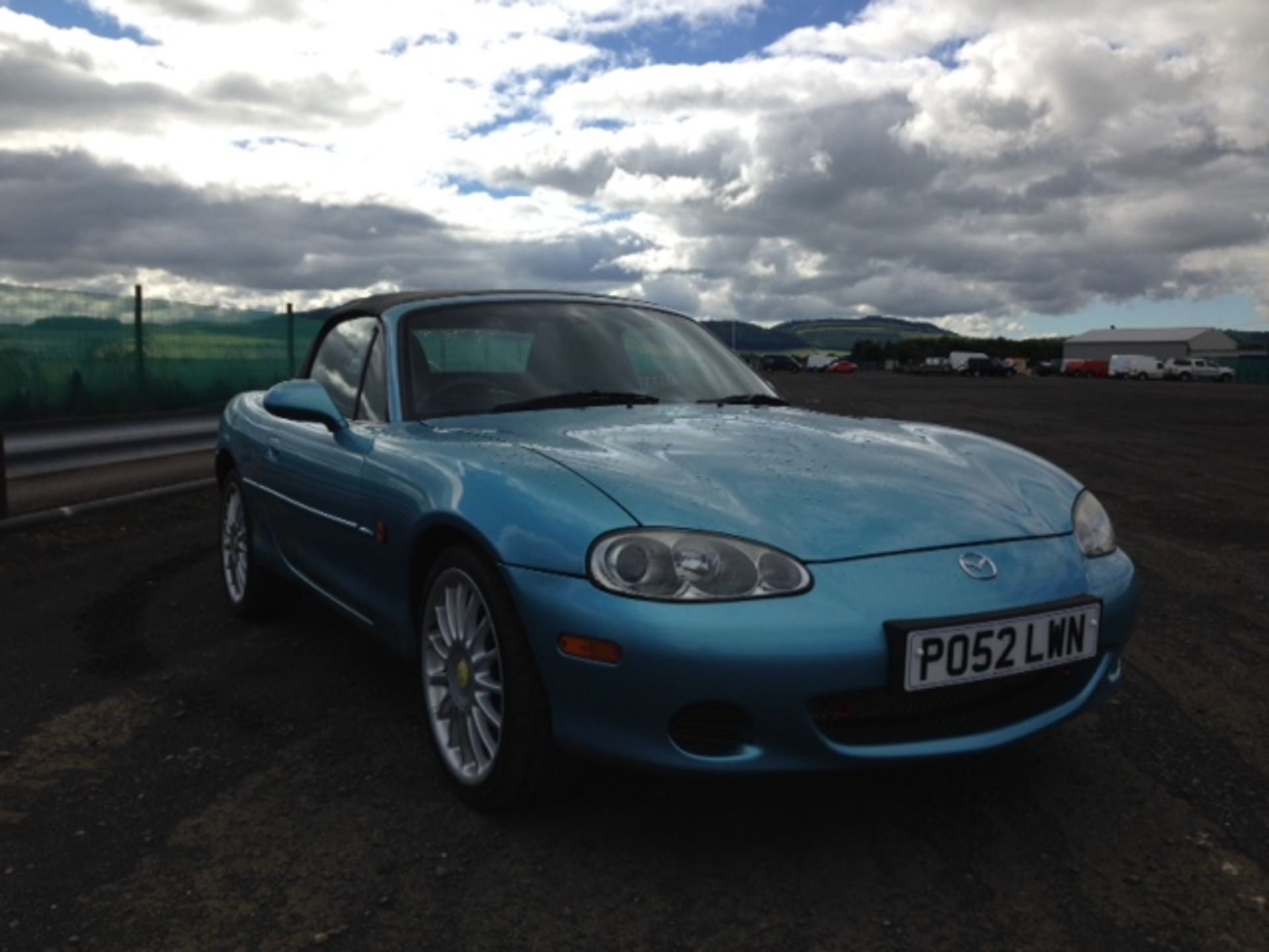 MAZDA, MX-5 1.8I - 1840cc, Chassis number JMZNB18P200223449 - presented in Crystal Blue Metallic, - Image 4 of 11
