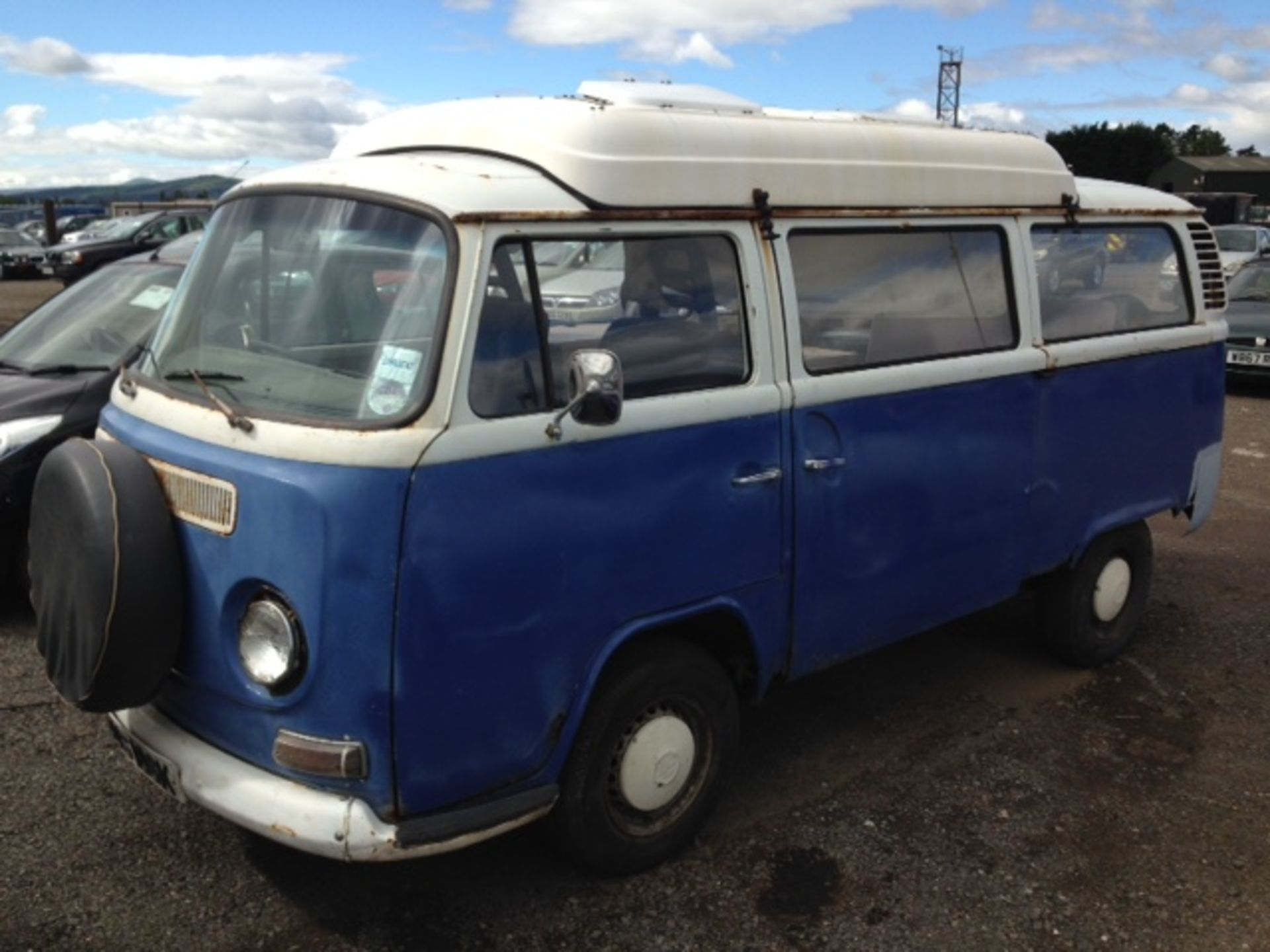 VOLKSWAGEN, T2 - 1584cc, Chassis number 2322053753 - this example requires restoration but appears - Image 12 of 12