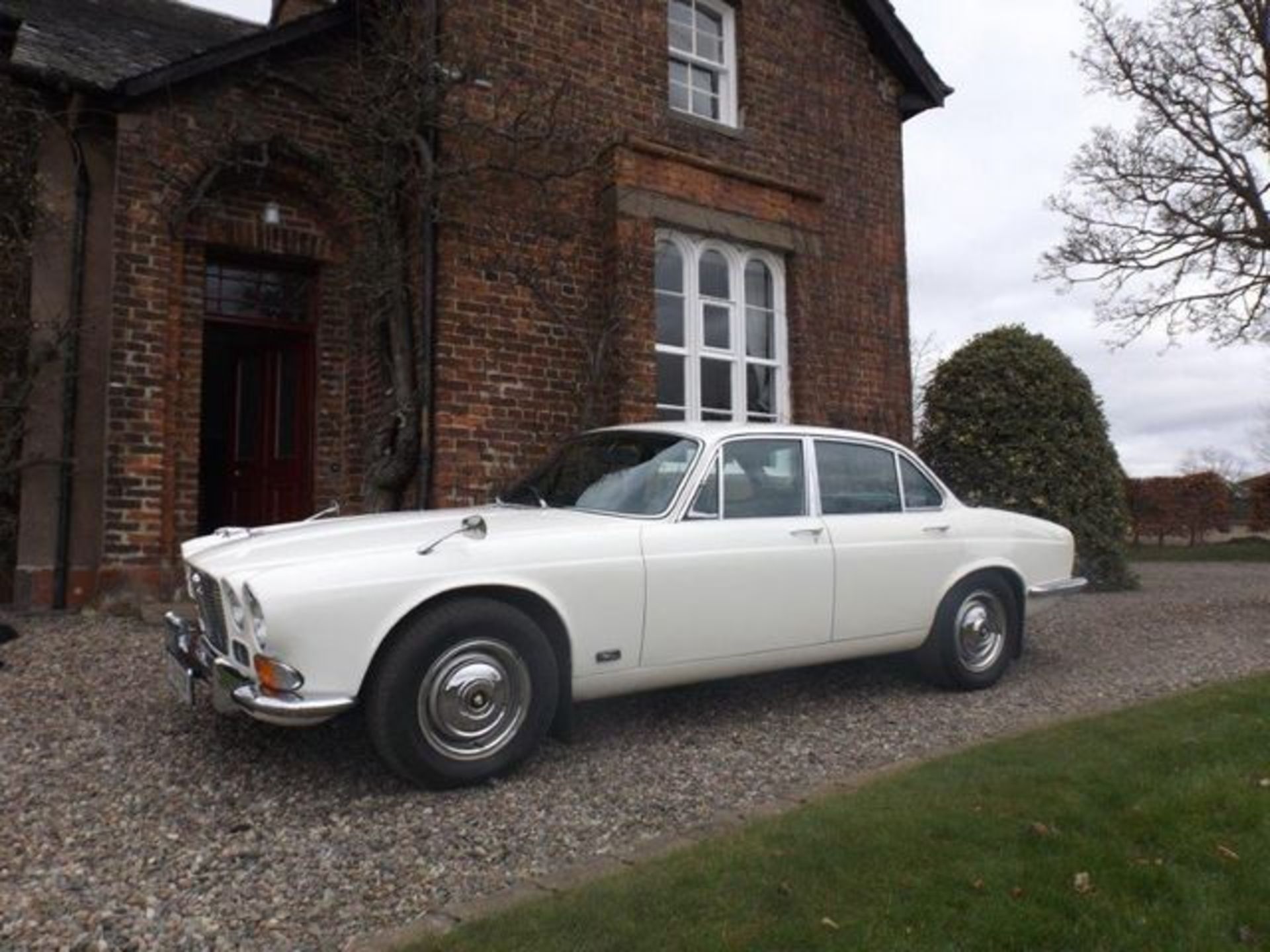 JAGUAR, XJ6 4.2 - 4235cc, Chassis number 1L23839BW - offered with a Northern Irish Vehicle Test - Image 7 of 14
