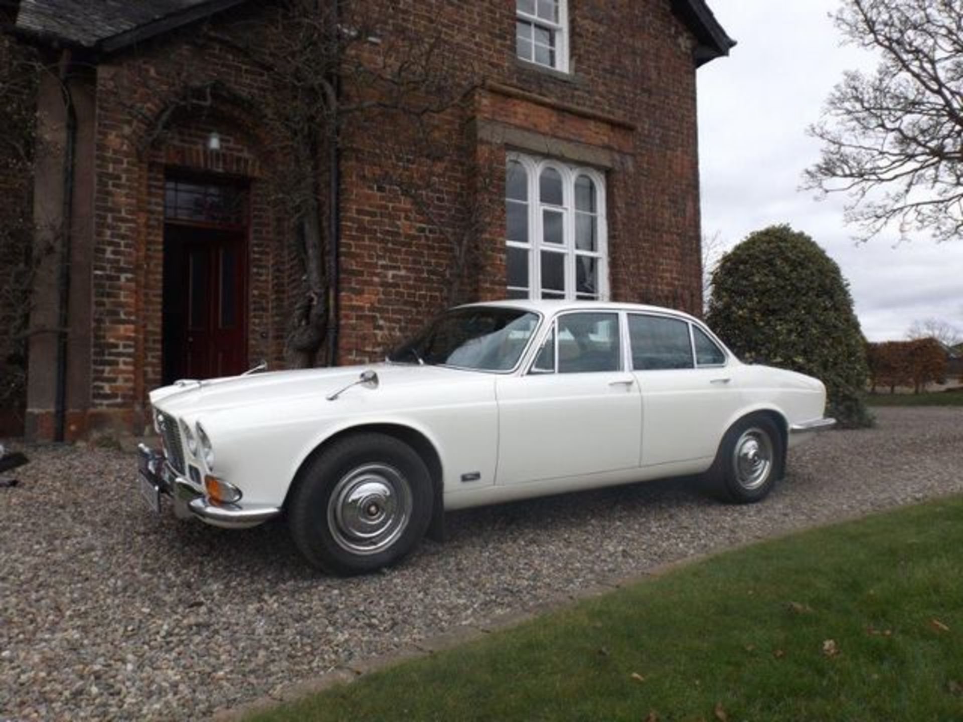 JAGUAR, XJ6 4.2 - 4235cc, Chassis number 1L23839BW - offered with a Northern Irish Vehicle Test - Image 4 of 14