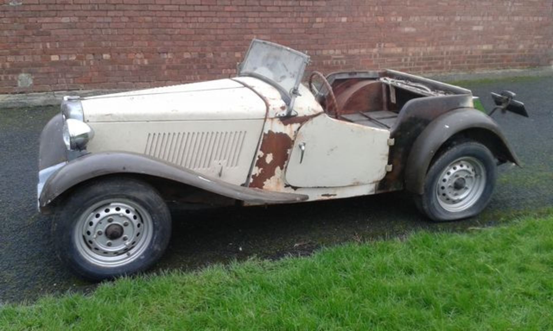 MG, TD - 1250cc, Chassis number TD16402 - this Californian import is fully UK registered with a - Image 9 of 23