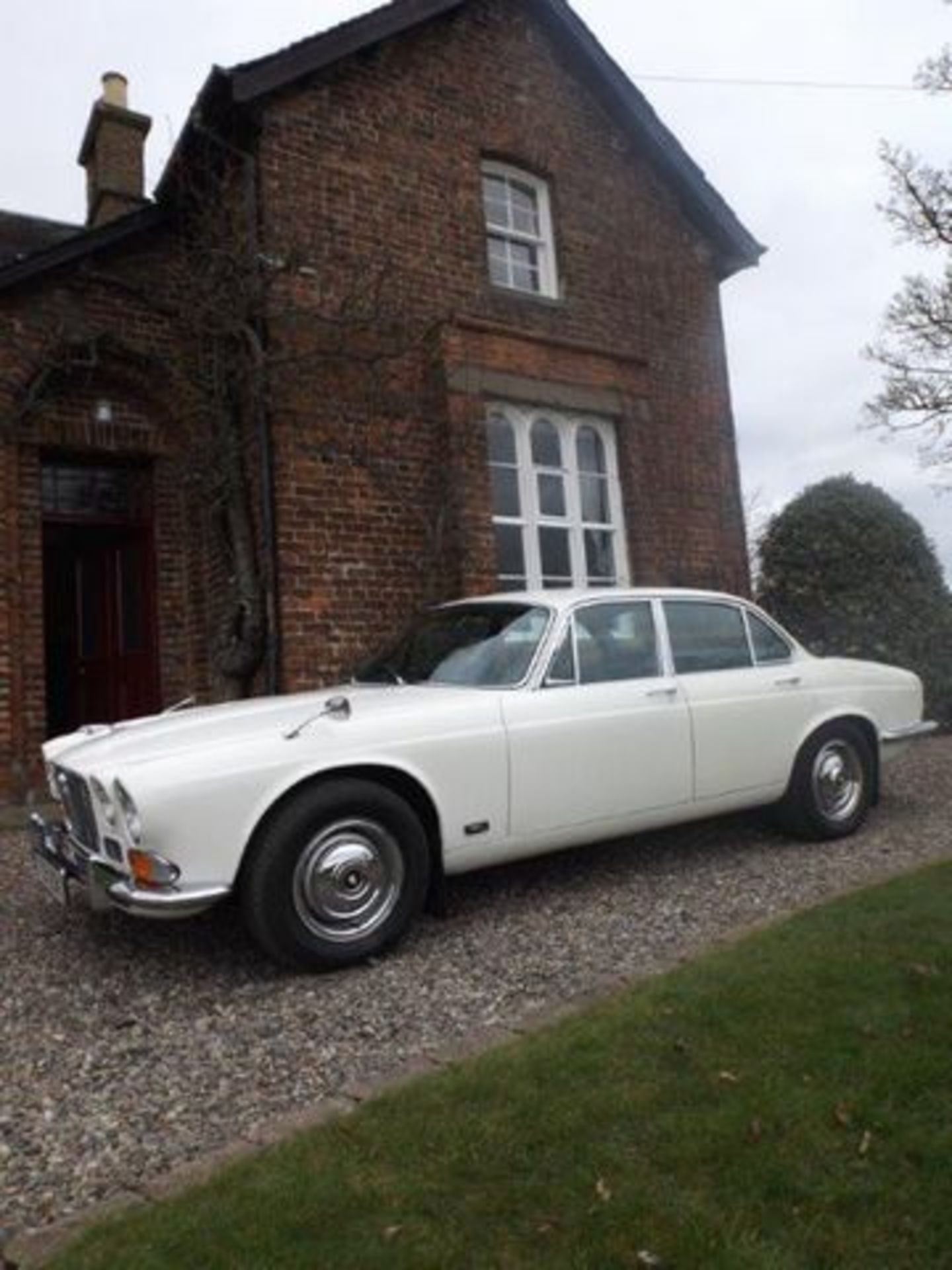 JAGUAR, XJ6 4.2 - 4235cc, Chassis number 1L23839BW - offered with a Northern Irish Vehicle Test - Image 6 of 14