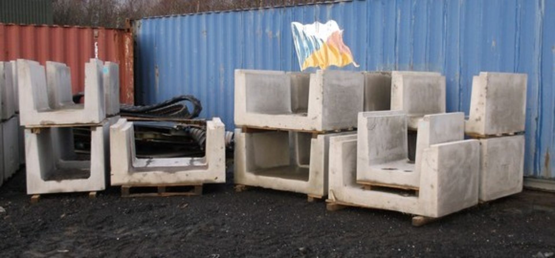 SELECTION OF EASI-DUCT CONCRETE CABLE TROUGHS (APPROX 36) - Image 2 of 5