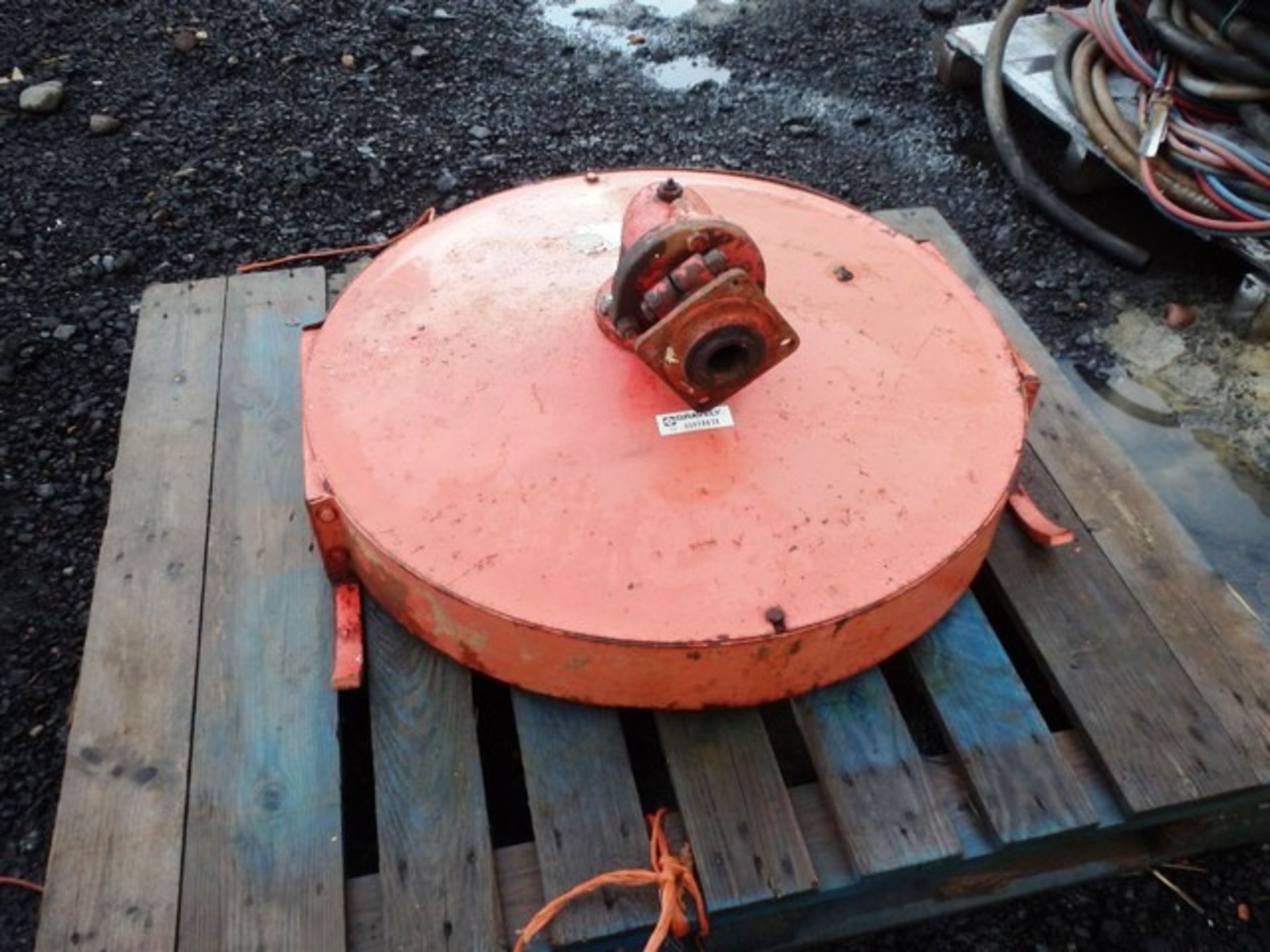 GRAVELY SNOW PLOUGH C/W ROTARY BRUSH, GRASS MOWER & SCRAPER ATTACHMENTS - Image 2 of 4