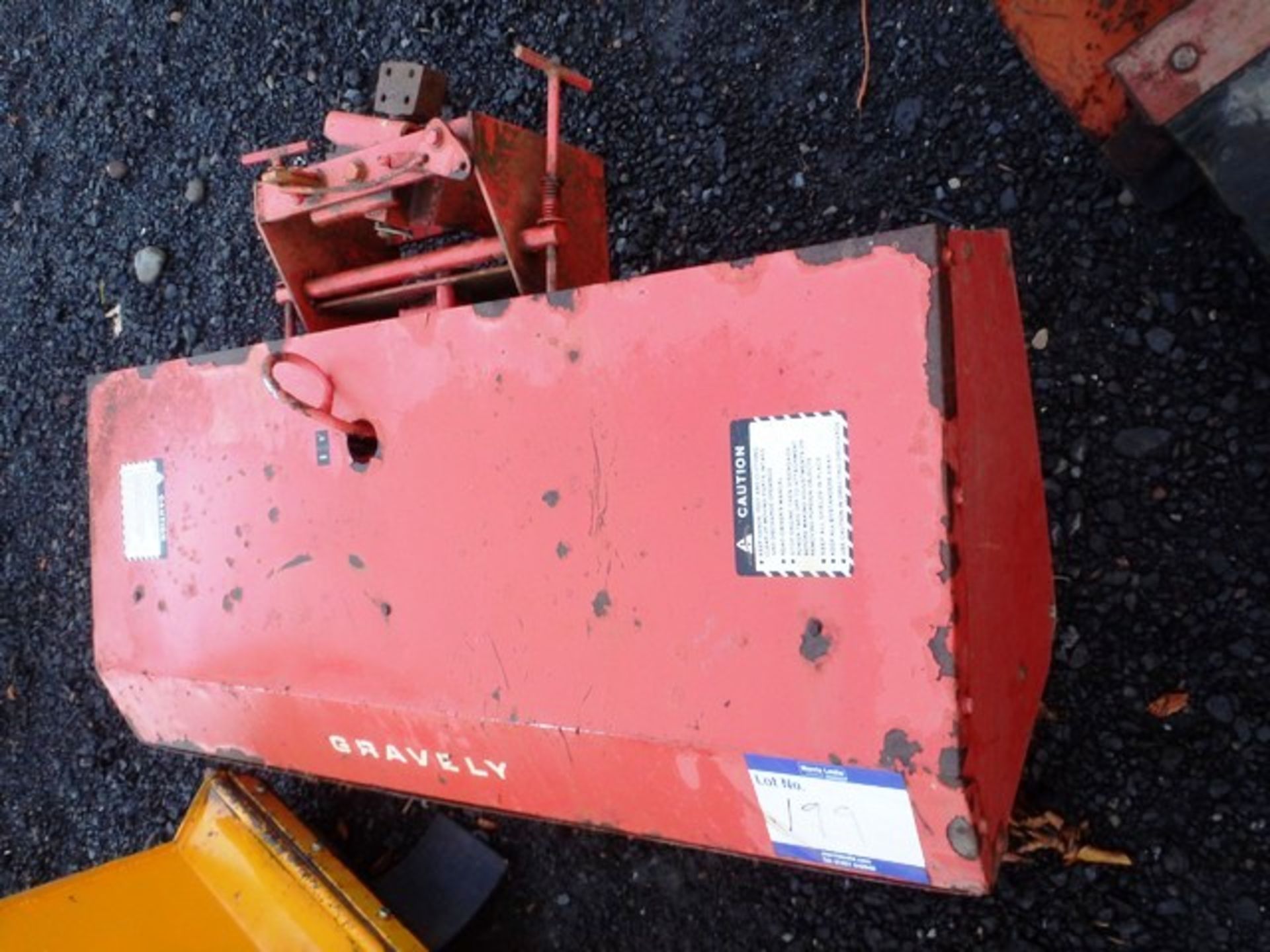 GRAVELY SNOW PLOUGH C/W ROTARY BRUSH, GRASS MOWER & SCRAPER ATTACHMENTS - Image 3 of 4