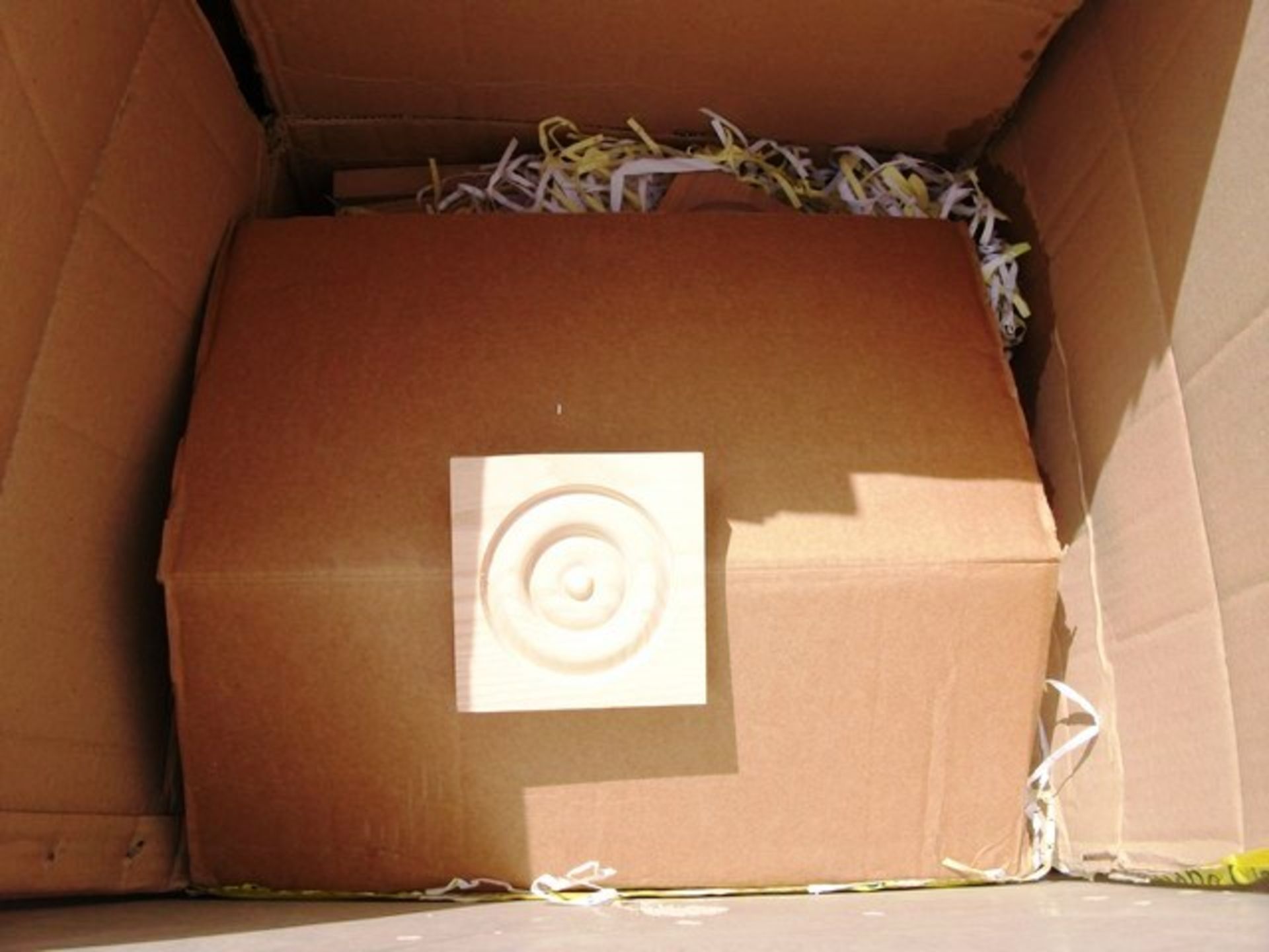 BOX WITH 4 PAIRS DUNLOP WELLINGTON BOOTS, CROMPTON BULBS, WOODEN TRIMS, PLASTIC TRAYS - Image 6 of 12