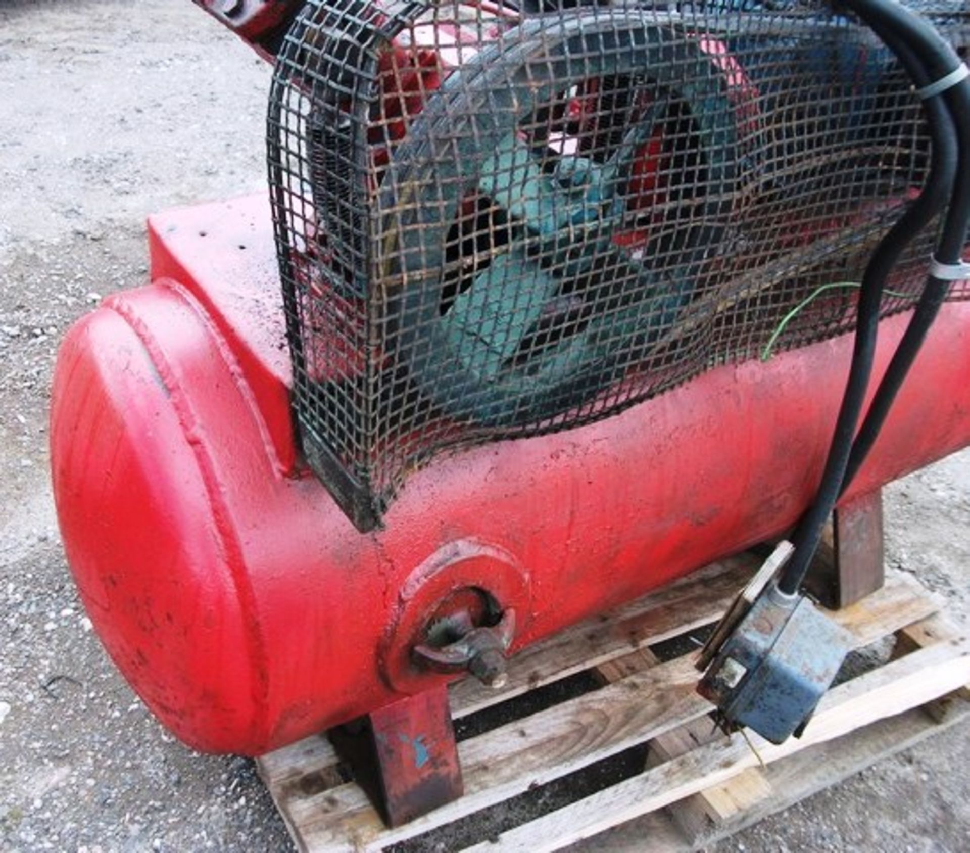 AIR COMPRESSOR - Image 10 of 12