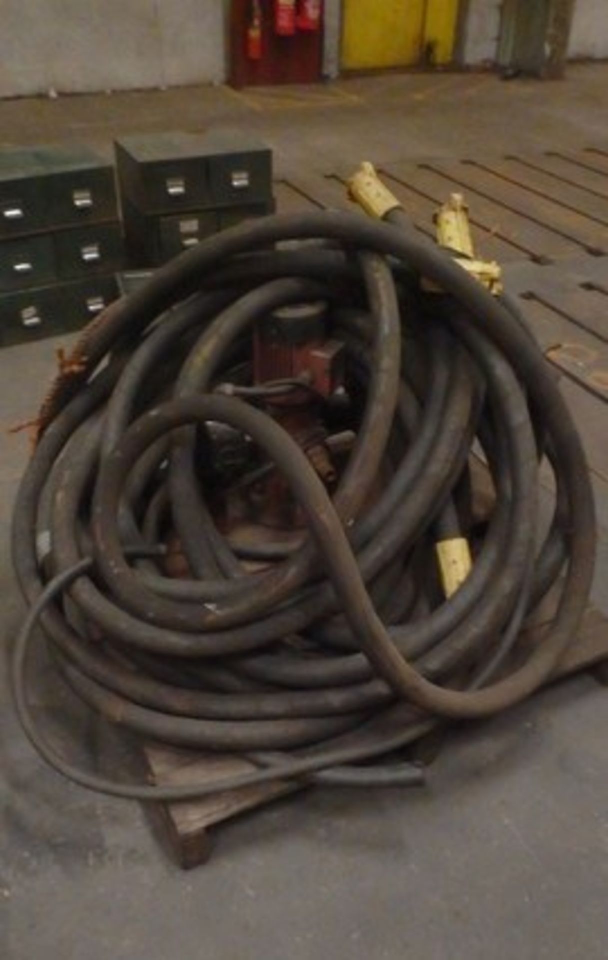 GM TREBLE ELECTRIC PUMP AND HOSE*LIQUIDATED STOCK* - Image 8 of 9