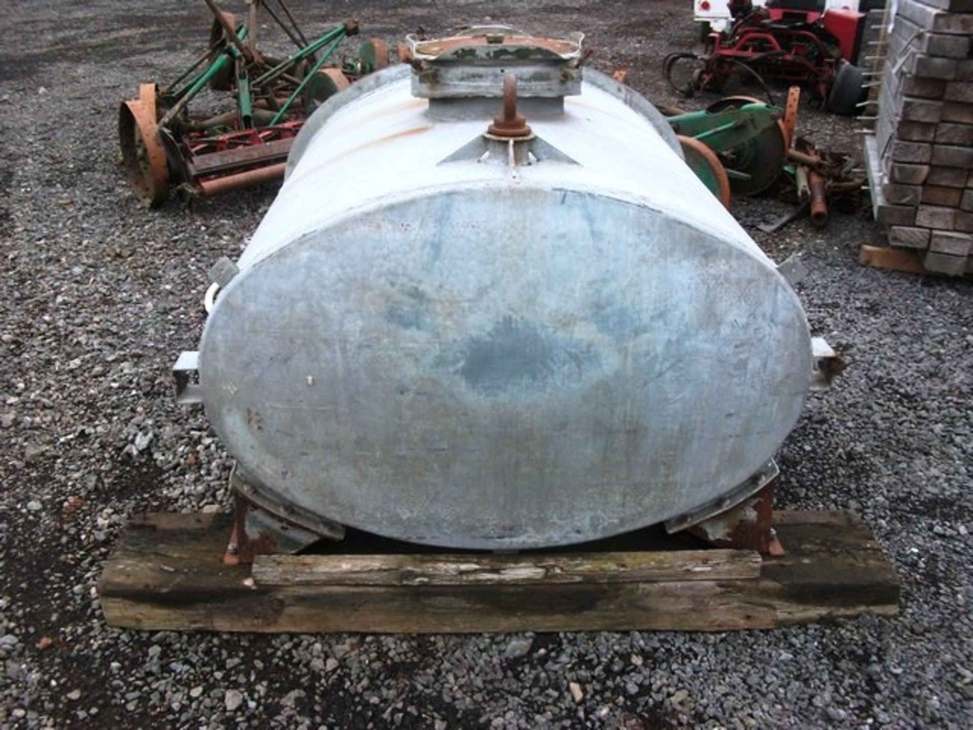 1000 LITRE GALVANISED WATER TANK - Image 4 of 12