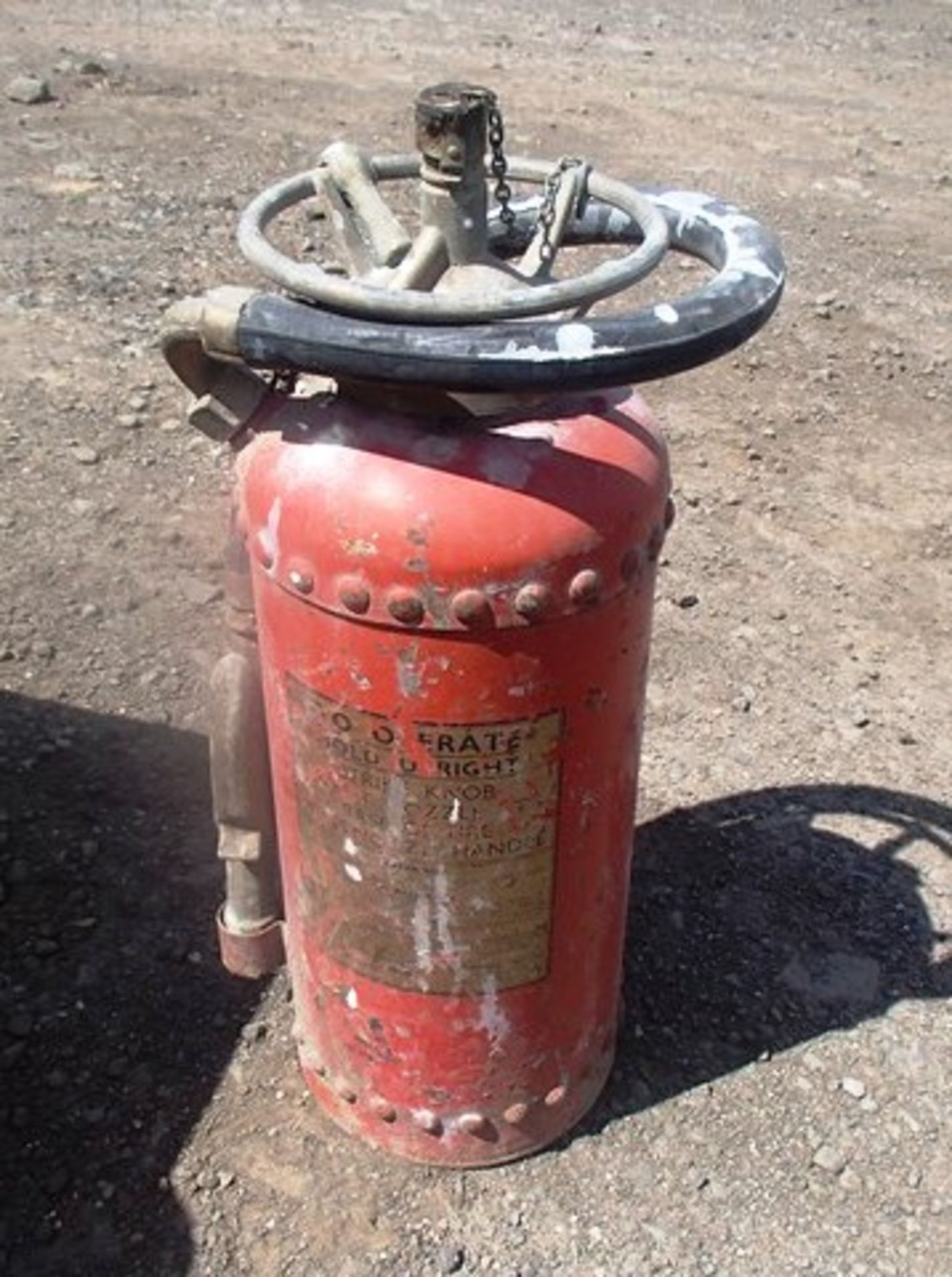 4 ALUMINIUM SCAFFOLD TOWER LEGS WITH WHEELS, 8 PULLEY WHEELS, FIRE EXINGUISHER - Image 8 of 9