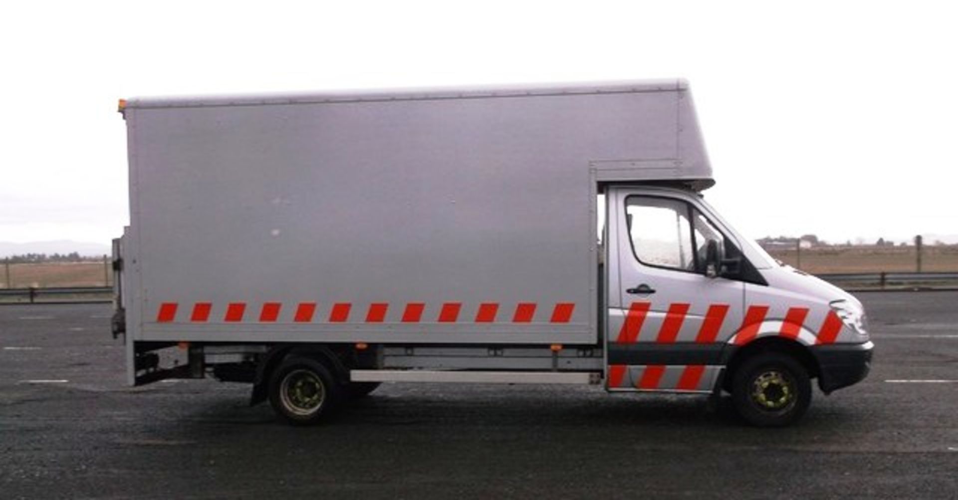 MERCEDES MODEL SPRINTER 515CDI - 2148ccBody: 2 Dr VanColor: SilverFirst Reg: 28/01/2009Doors: - Image 5 of 10