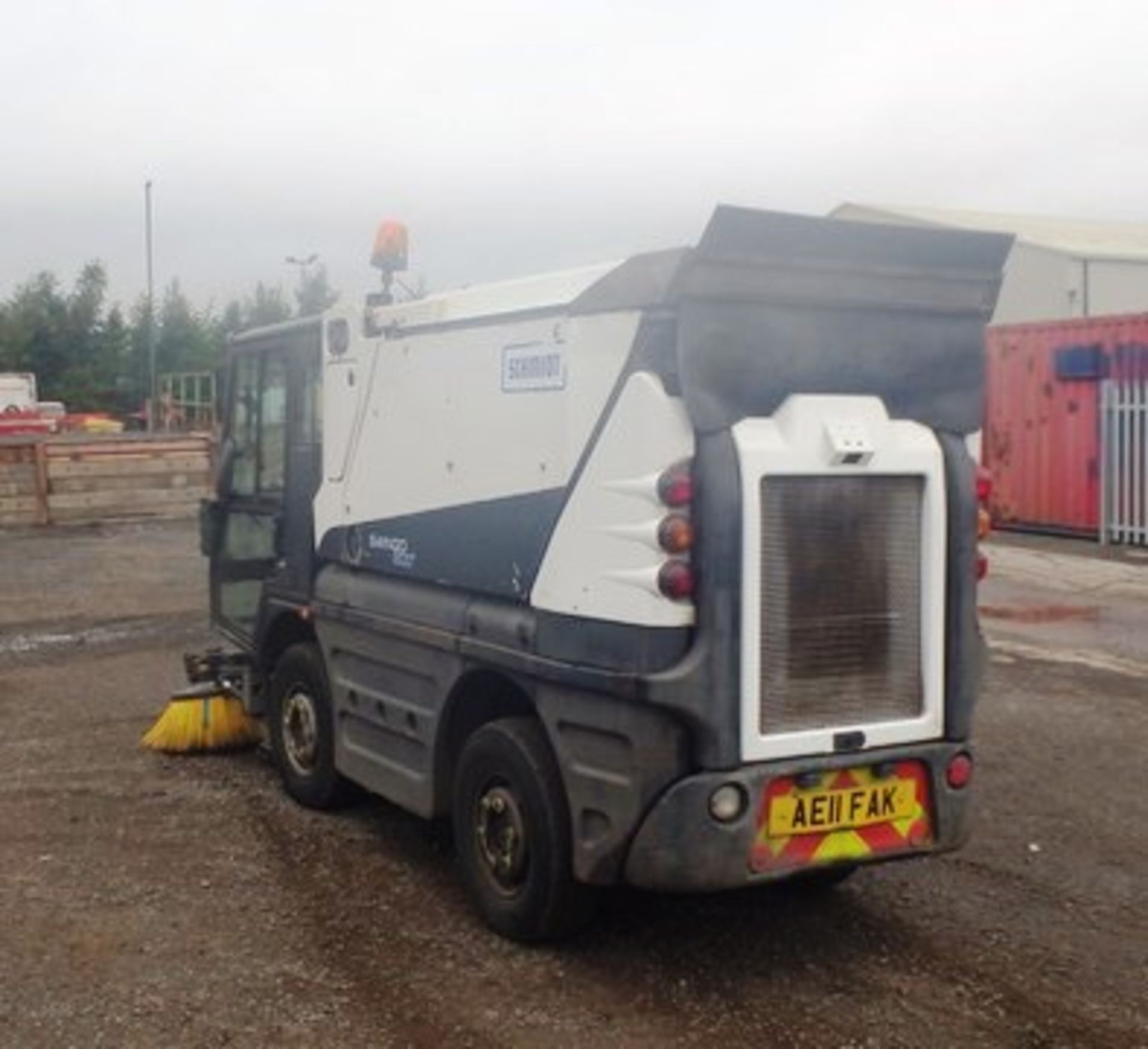 SCHMIDT MODEL SWINGO COMPACT 200 - 2800ccBody: 2 DrColor: WhiteFirst Reg: 01/07/2011Doors: 2MOT: - Image 8 of 14