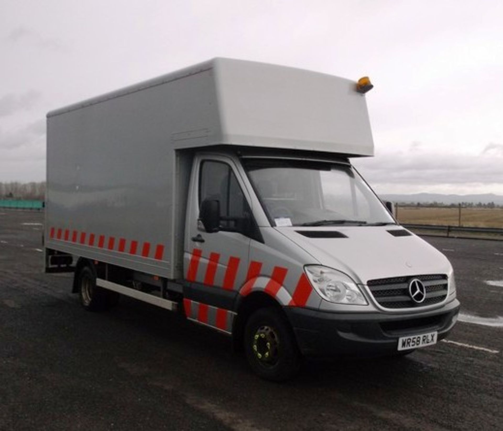 MERCEDES MODEL SPRINTER 515CDI - 2148ccBody: 2 Dr VanColor: SilverFirst Reg: 28/01/2009Doors: - Image 4 of 10