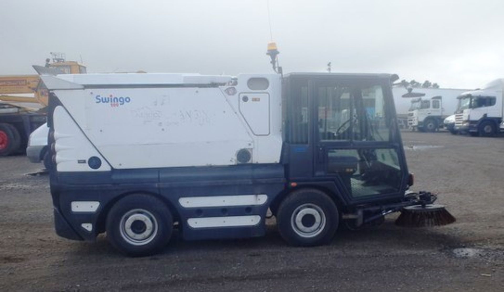 SCHMIDT MODEL SWINGO COMPACT 200 - 2800ccBody: 2 DrColor: WhiteFirst Reg: 07/03/2006Doors: 2MOT: - Image 10 of 13