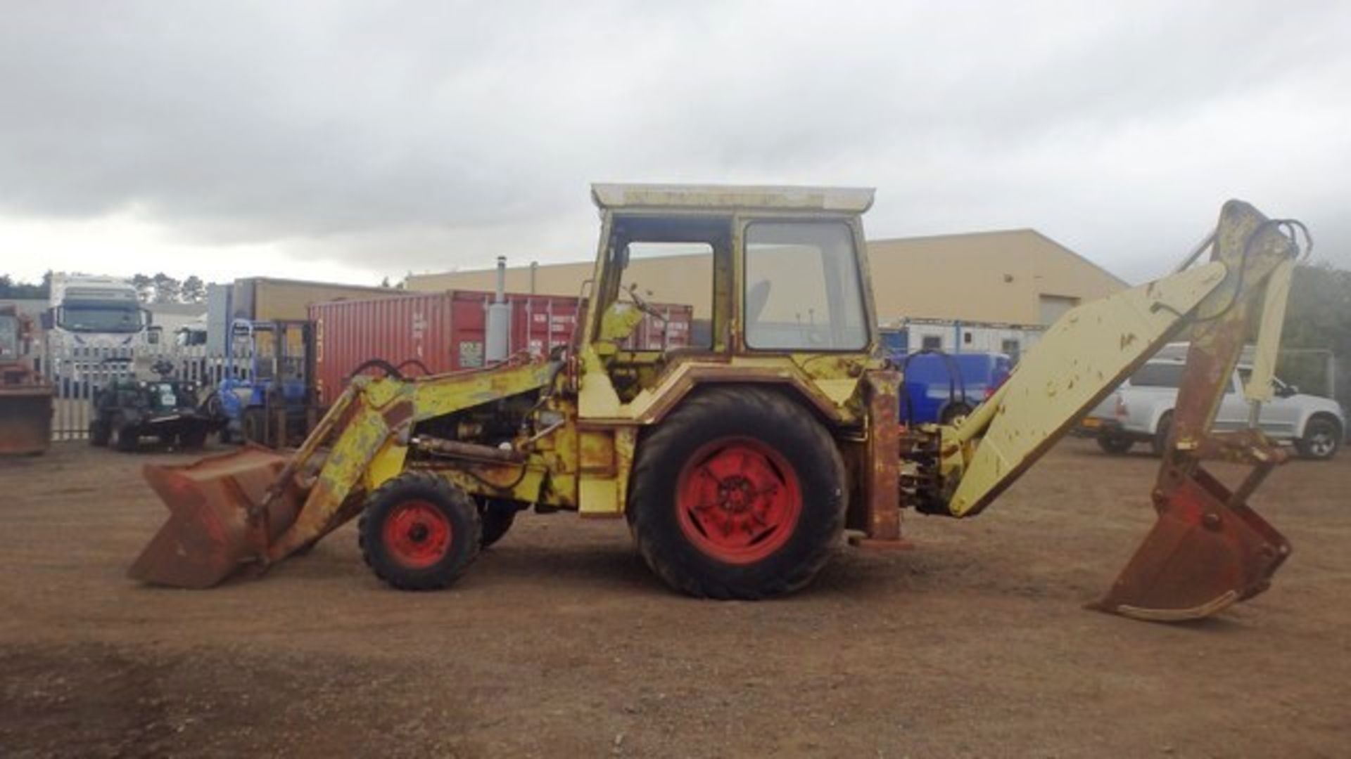 C1972/1973 HYMAC 270 BACKHOE LOADER, SN 207-270, 4182 HOURS (NOT VERIFIED), ENGINE NO C407354, - Image 7 of 14