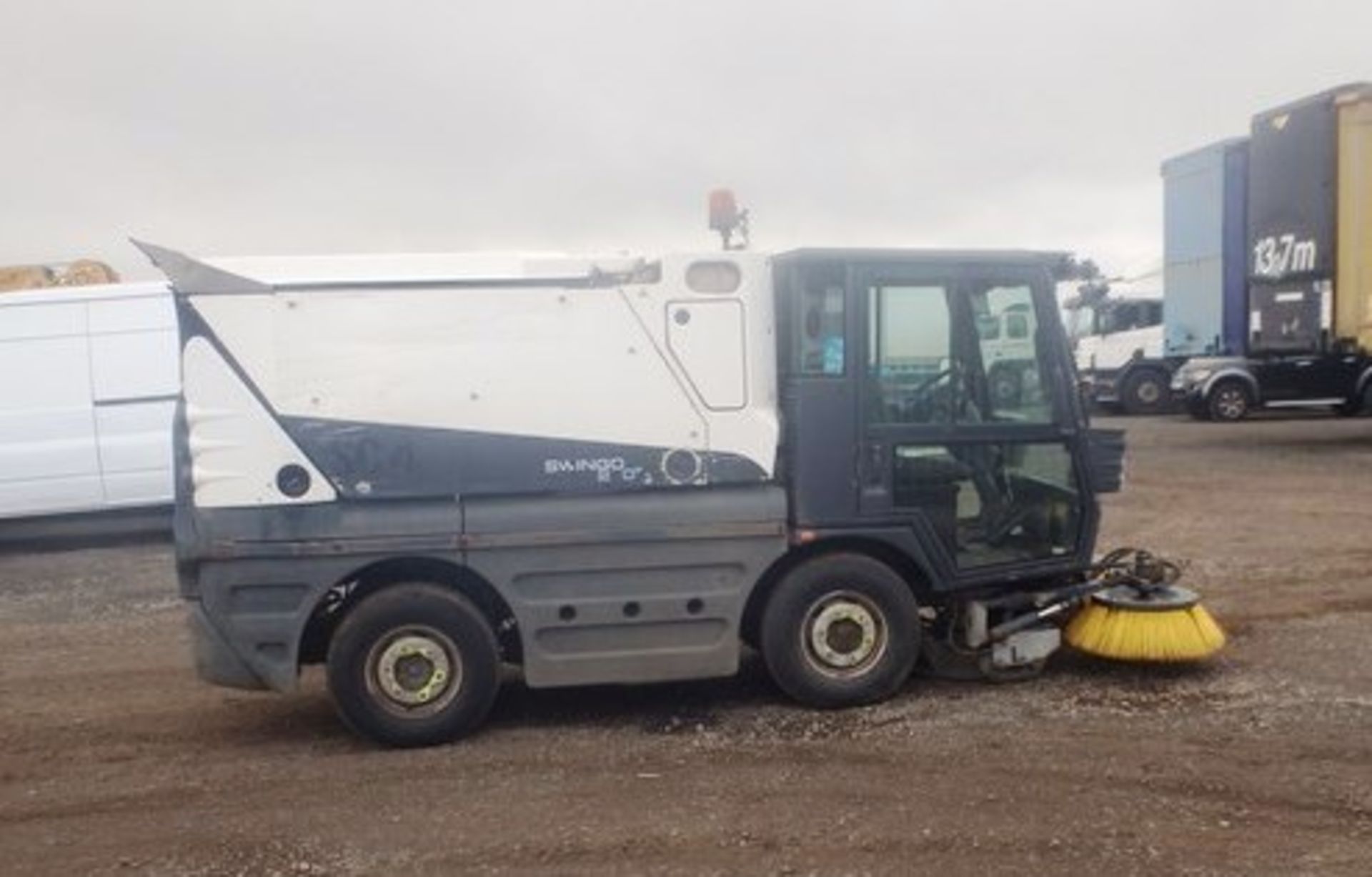 SCHMIDT MODEL SWINGO COMPACT 200 - 2800ccBody: 2 DrColor: WhiteFirst Reg: 01/07/2011Doors: 2MOT: - Image 10 of 13