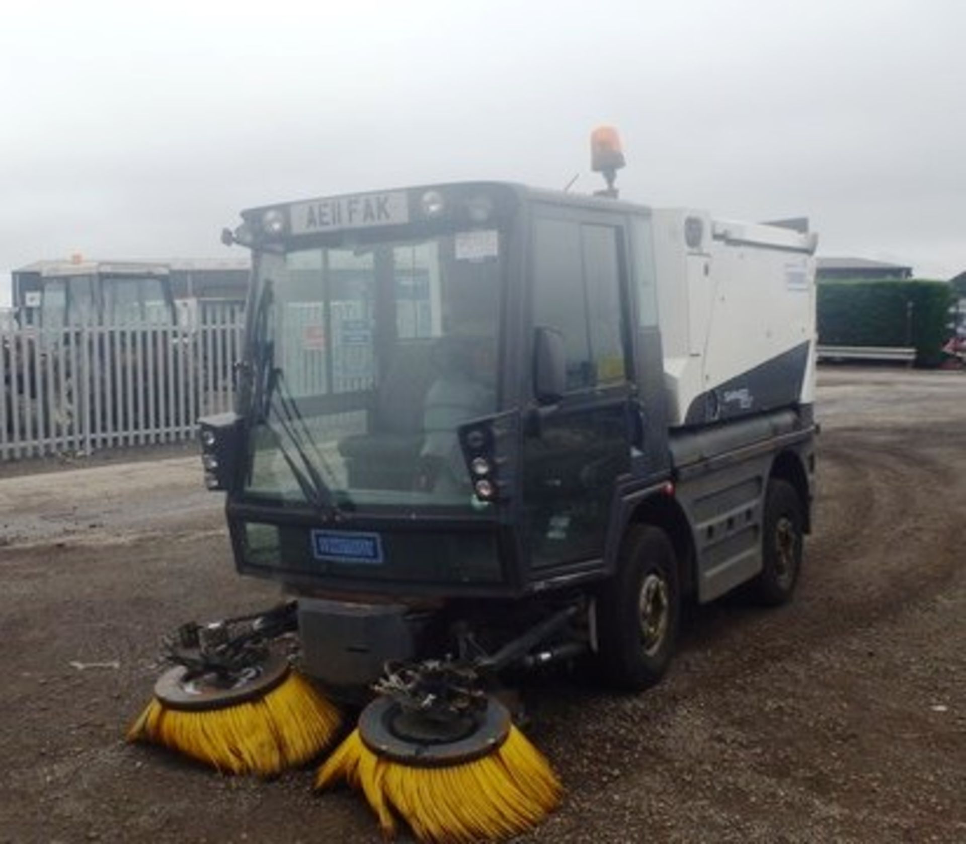 SCHMIDT MODEL SWINGO COMPACT 200 - 2800ccBody: 2 DrColor: WhiteFirst Reg: 01/07/2011Doors: 2MOT: